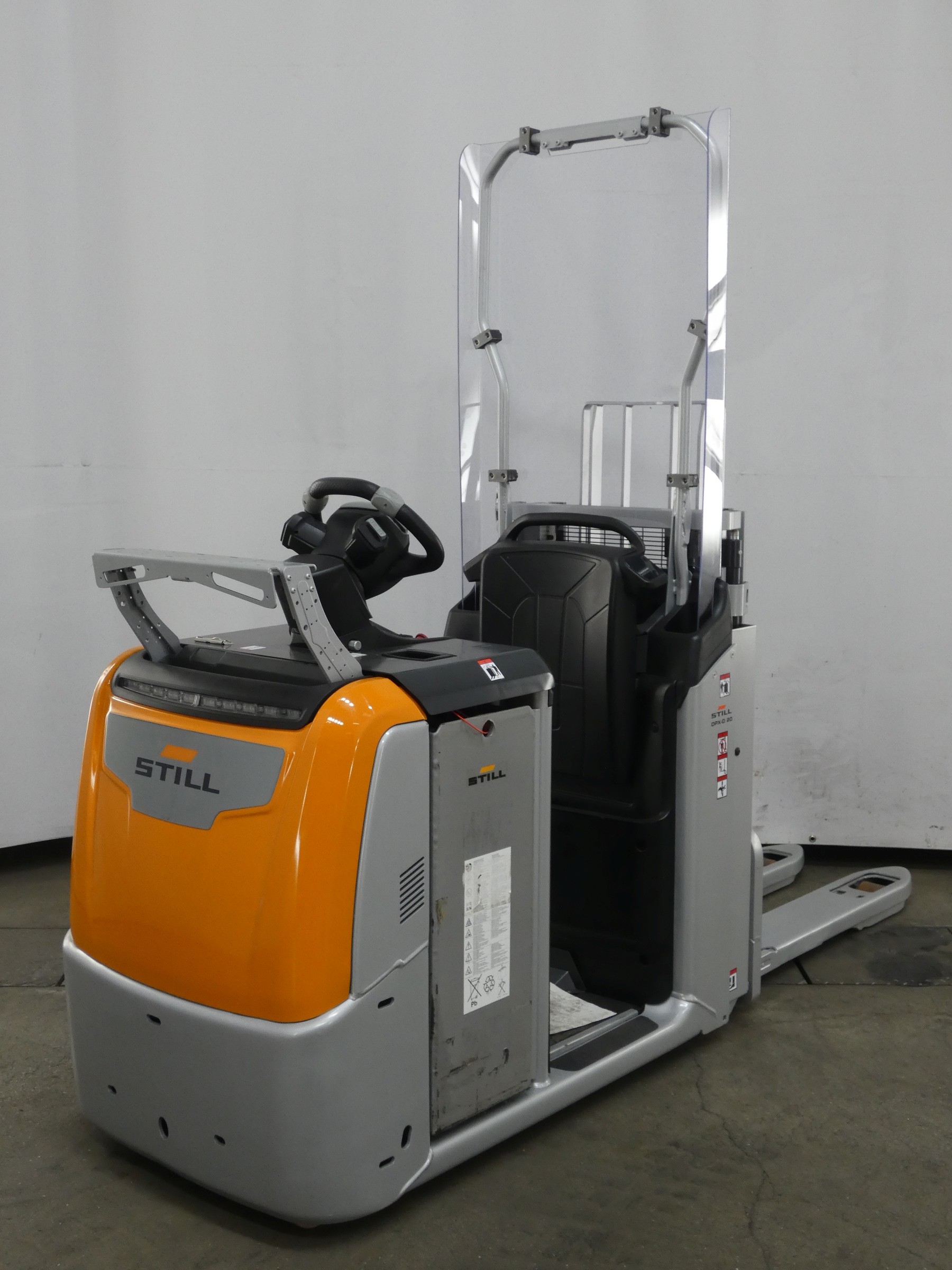 Still OPX-D20/BATT.NEU Niederhubkommissionierer www.blackforxx.com