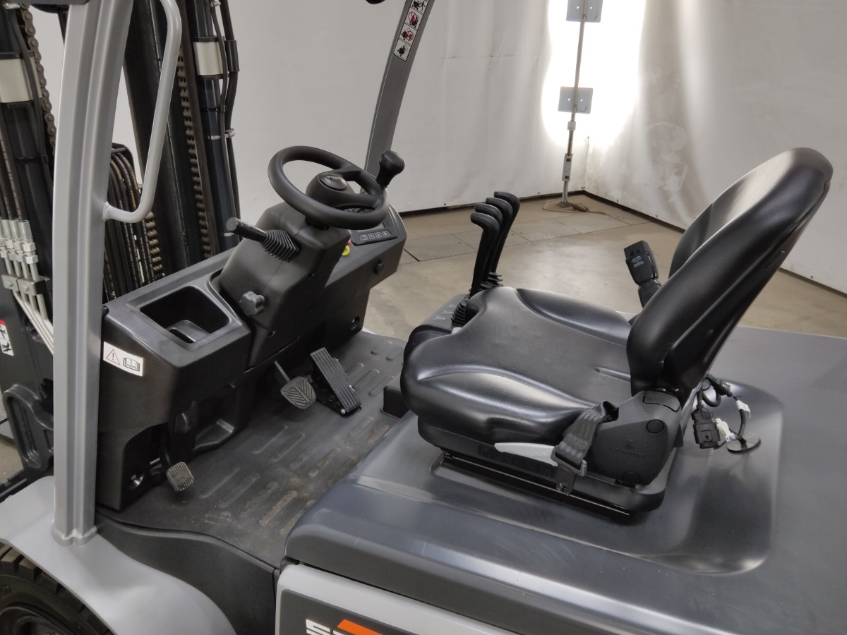 Still RCE35 Electric 4-wheel forklift www.blackforxx.com