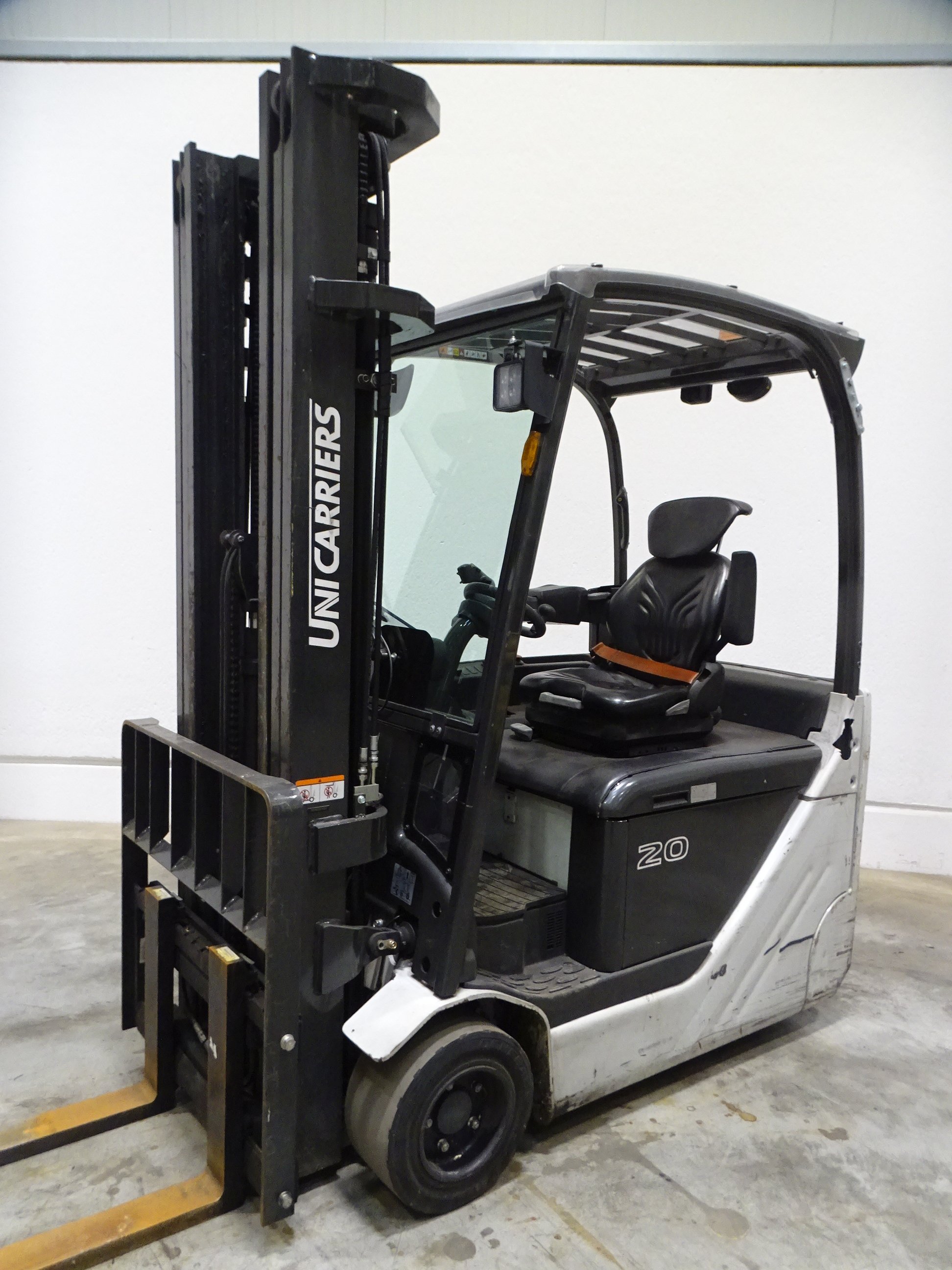Mitsubishi AG2N1L20Q Electric 3-wheel forklift www.blackforxx.com