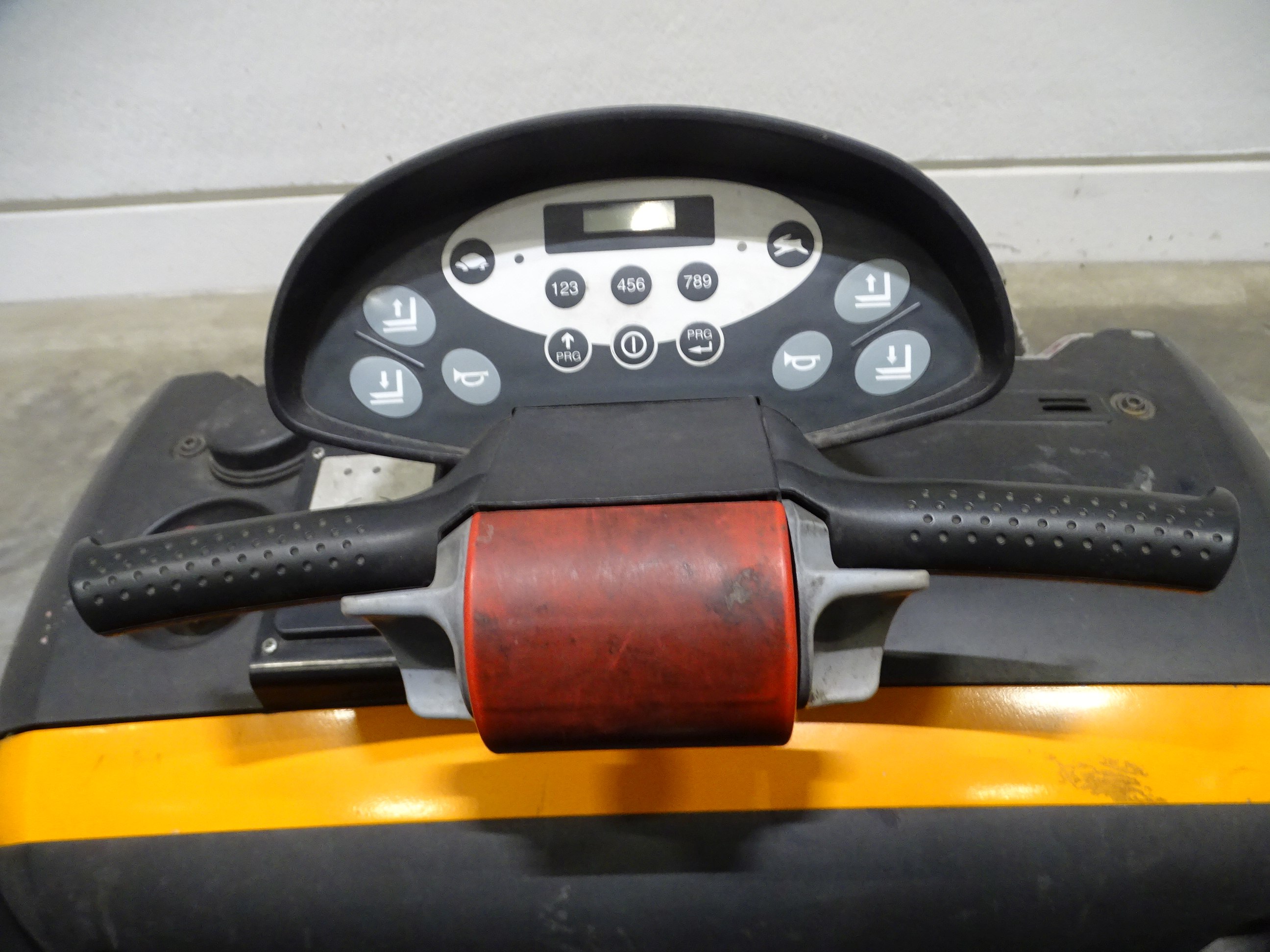 Still EXU-S22 Electric Pallet Truck www.blackforxx.com