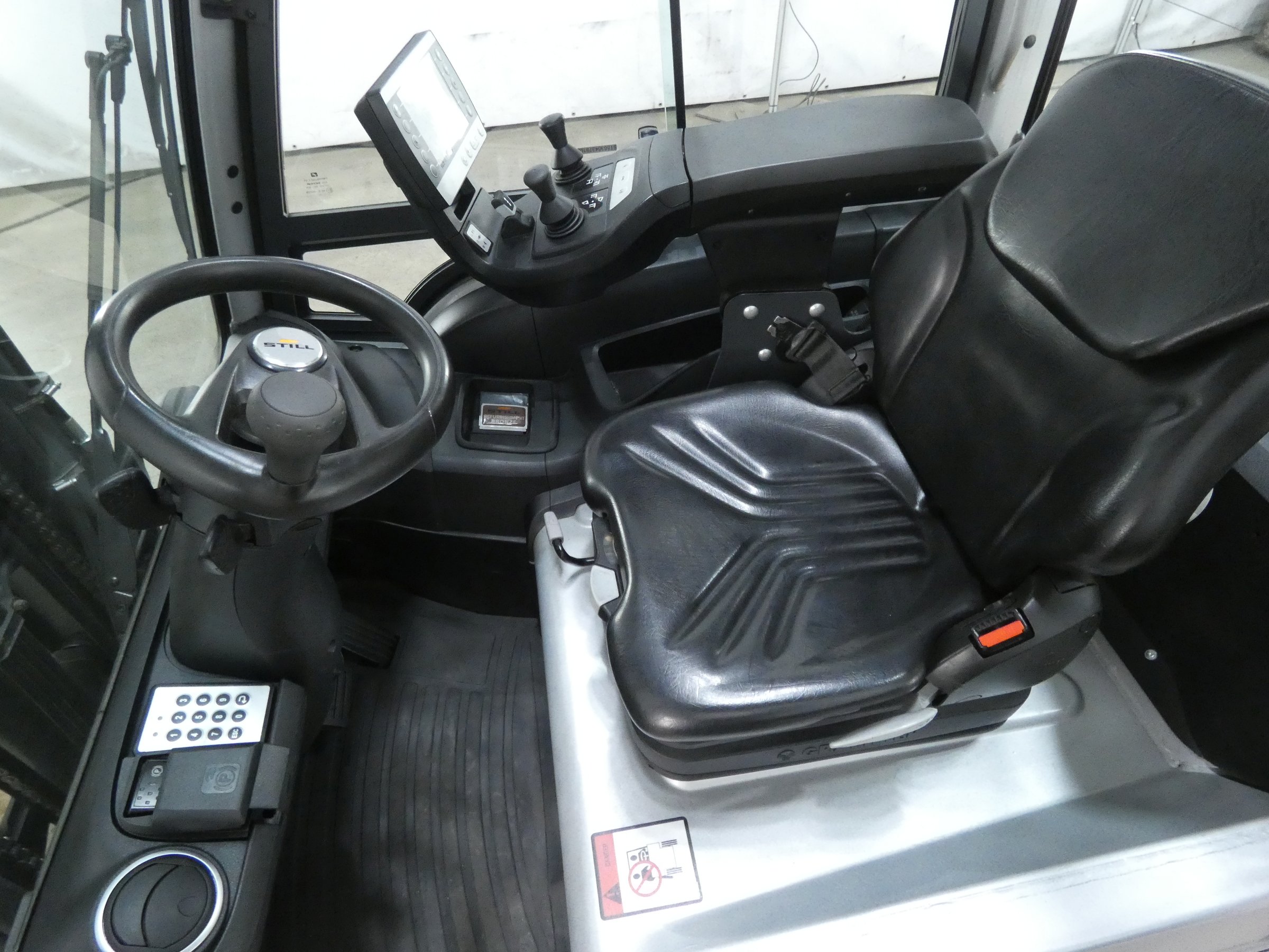 Still RX20-16L/BRONZE/BATT.NEU Empilhador eltrico de trs rodas www.blackforxx.com