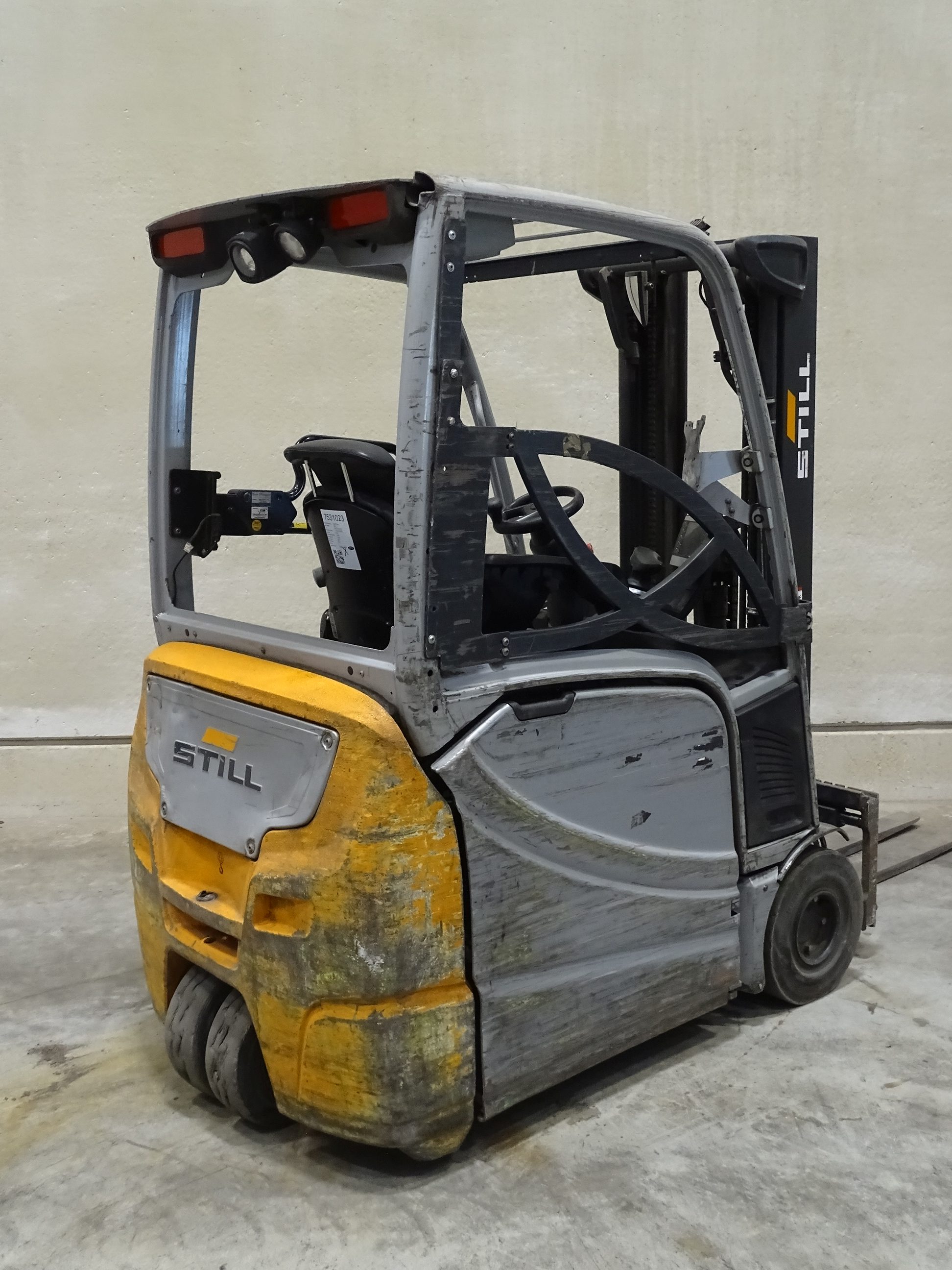 Still RX20-16 Empilhador eltrico de trs rodas www.blackforxx.com