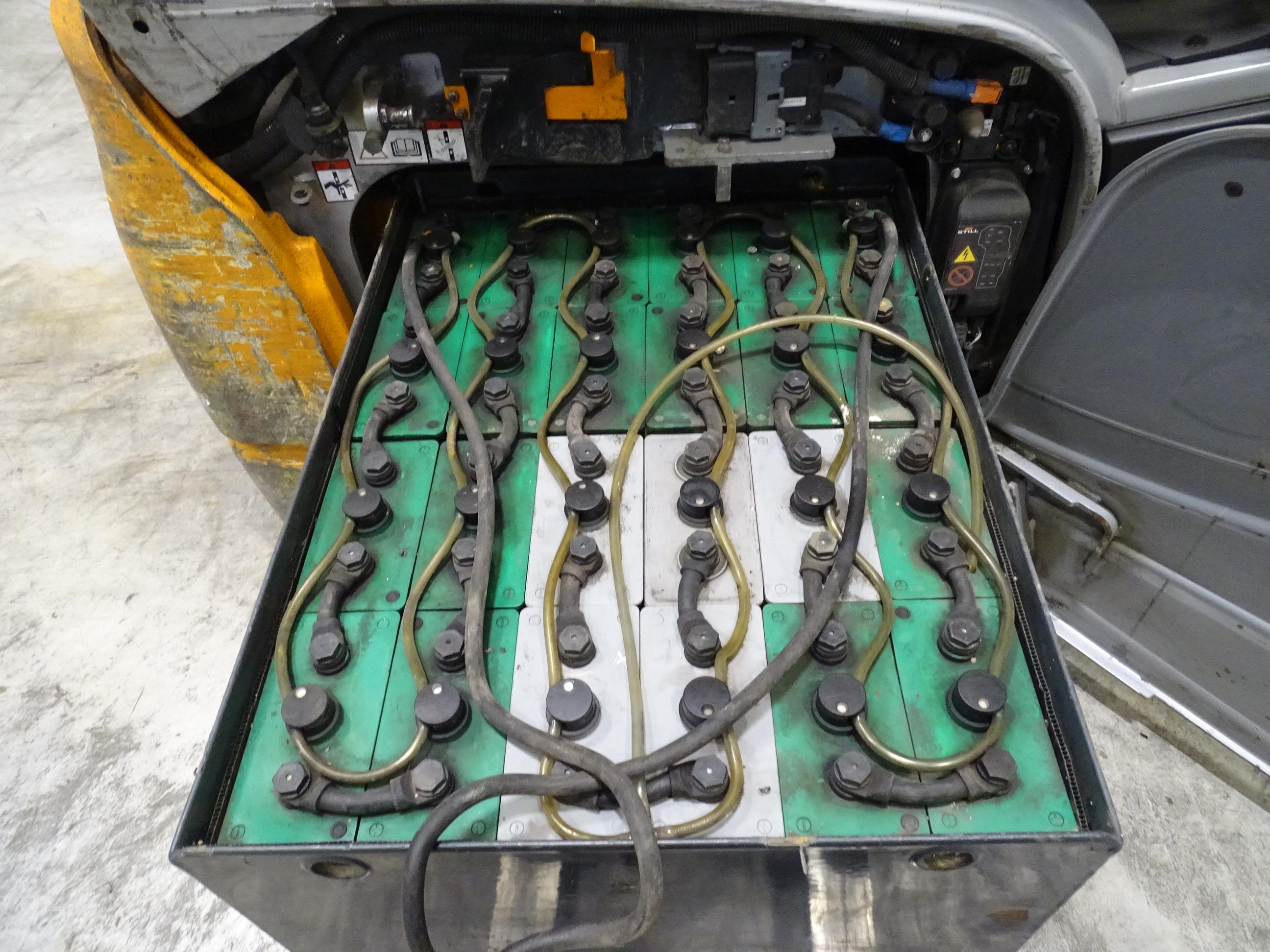 Still RX20-16 Empilhador eltrico de trs rodas www.blackforxx.com