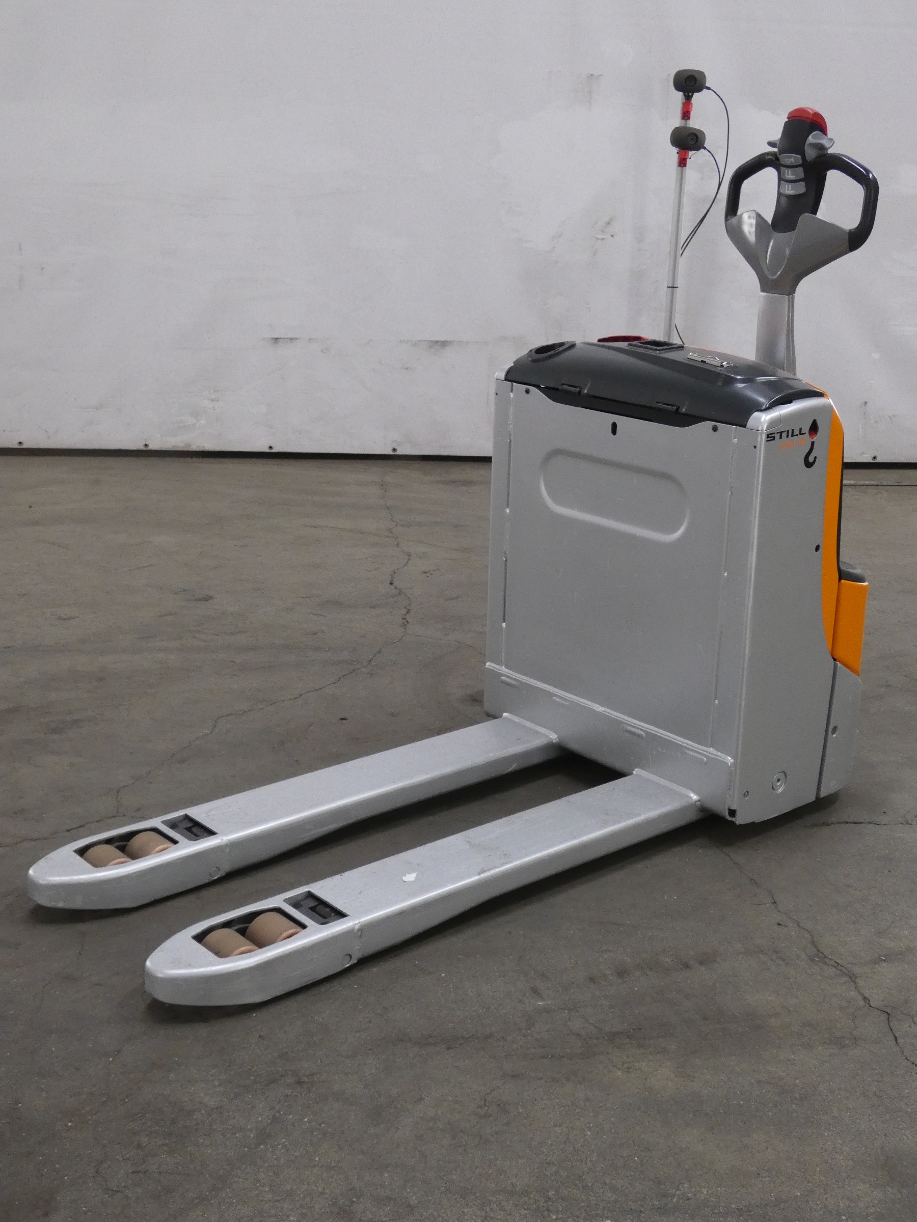 Still EXU18/BATT.NEU Transpalette de faible hauteur www.blackforxx.com