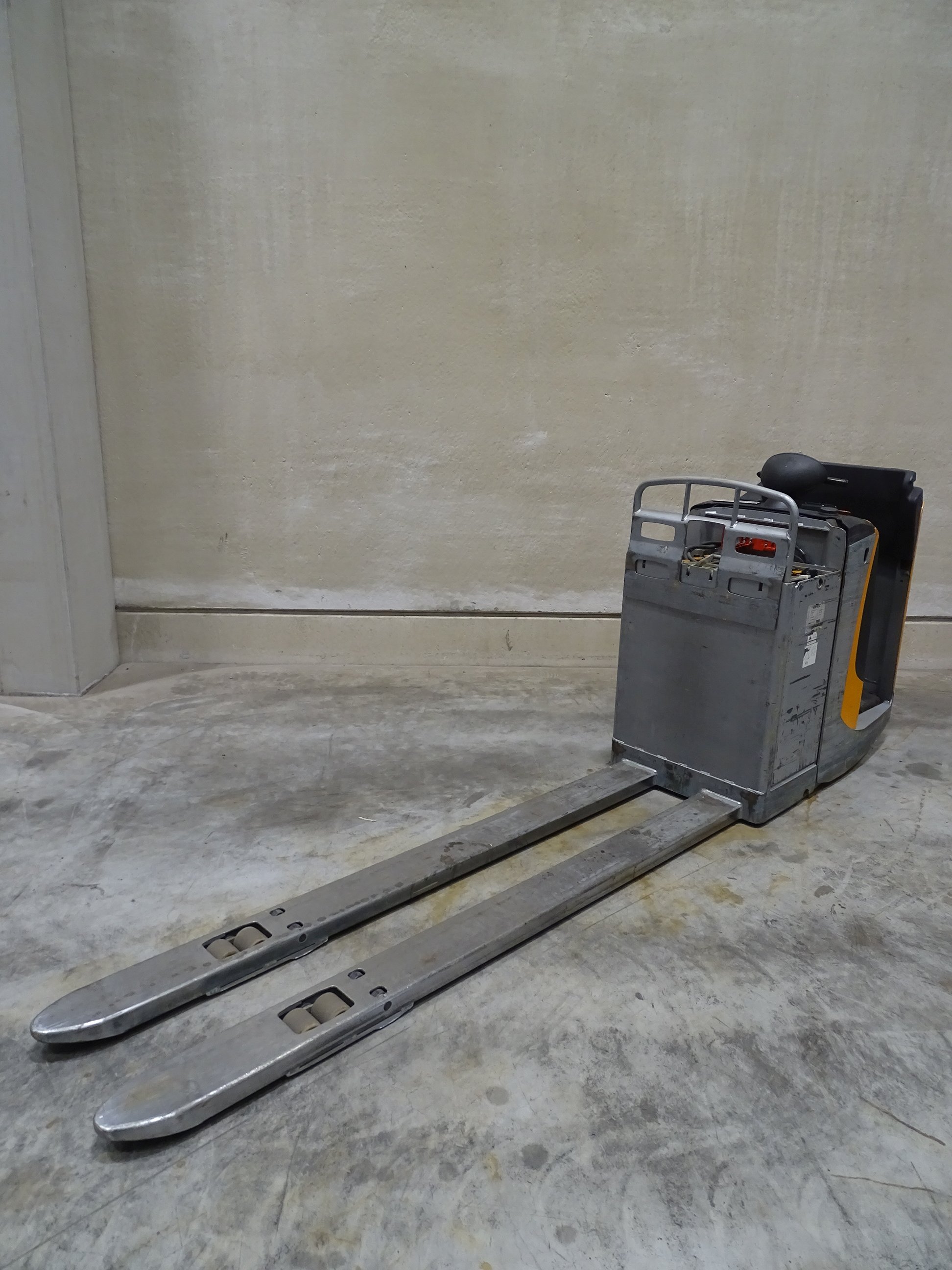 Still EXU-S24/2400MM Transpaleta  Elctrica www.blackforxx.com