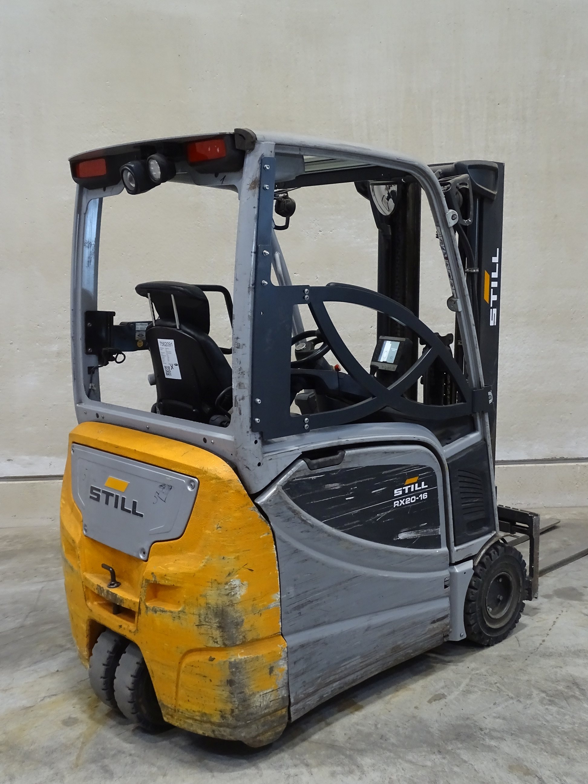 Still RX20-16 Empilhador eltrico de trs rodas www.blackforxx.com