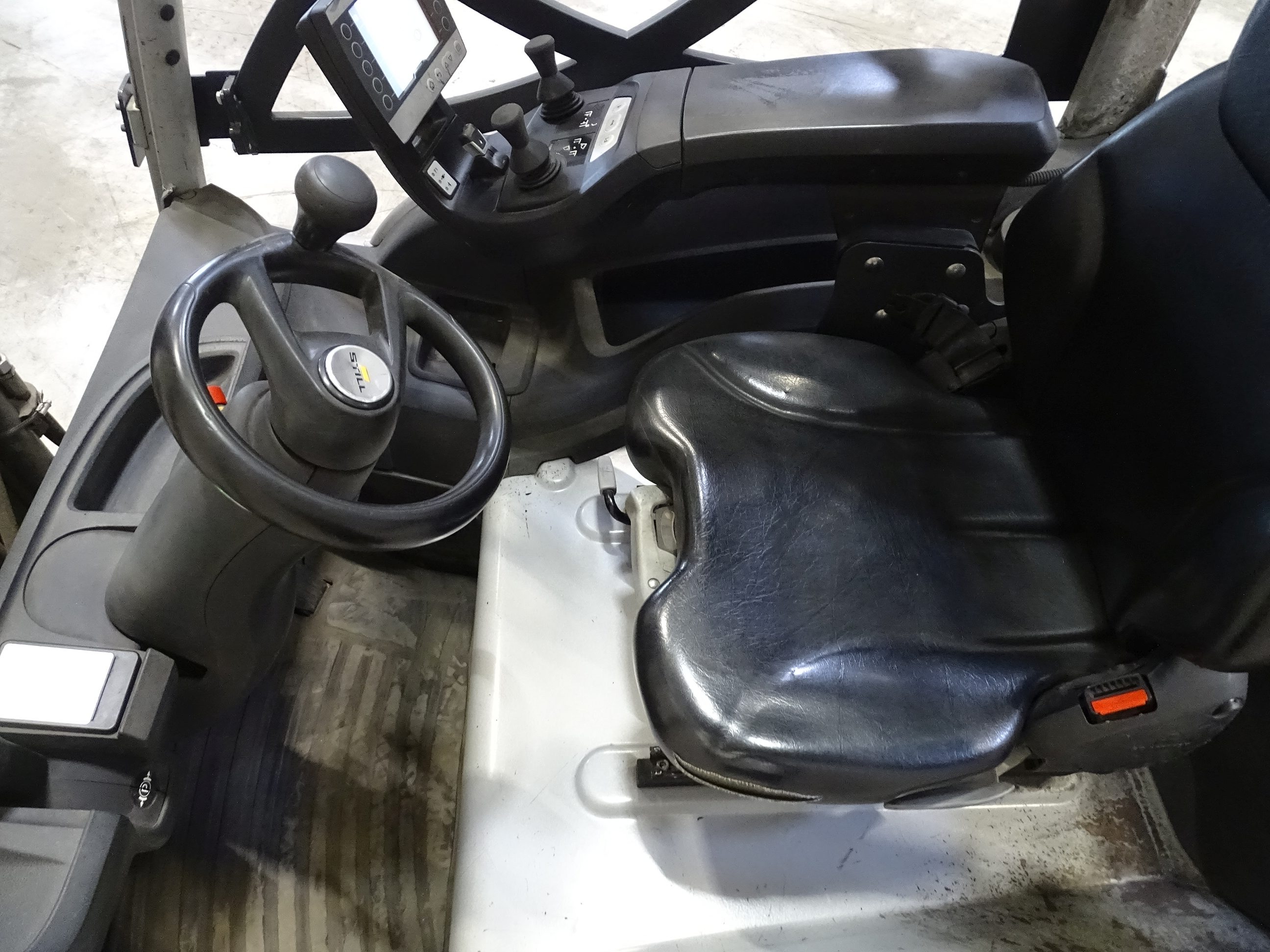 Still RX20-16 Empilhador eltrico de trs rodas www.blackforxx.com