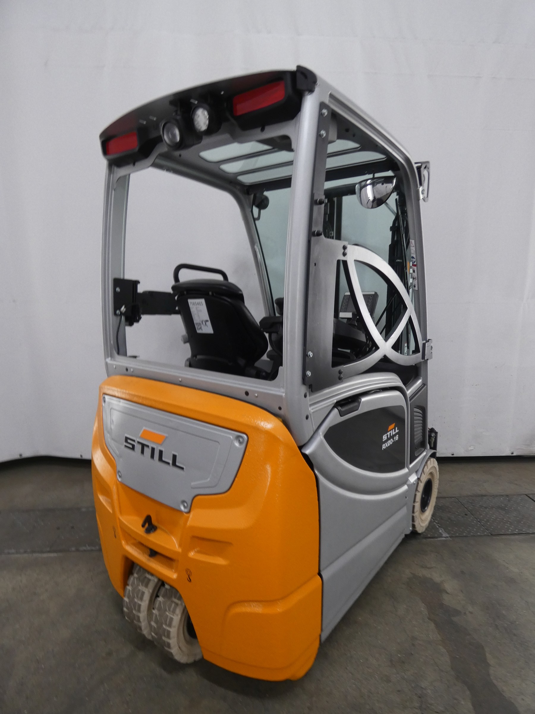 Still RX20-16 Empilhador eltrico de trs rodas www.blackforxx.com