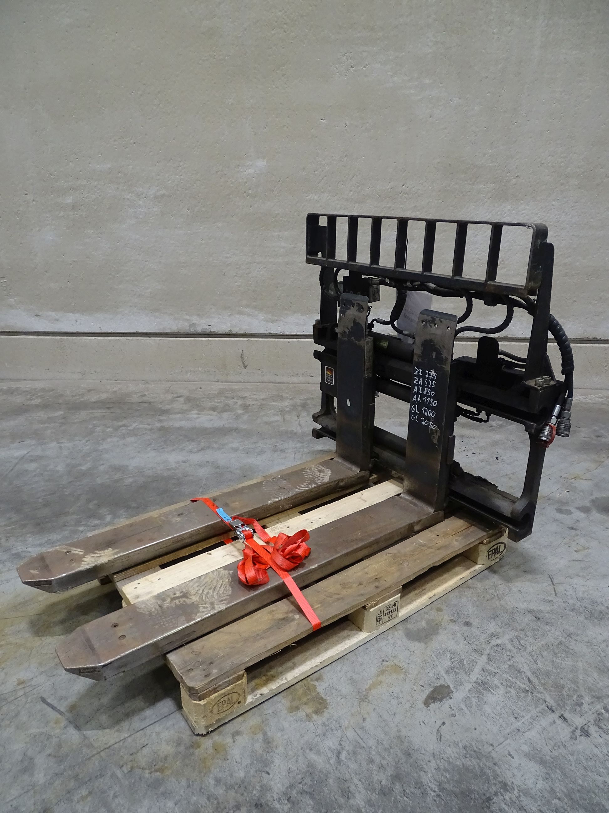 Weitere RZV-S-TGZ.25.1200 Fork positioners www.blackforxx.com