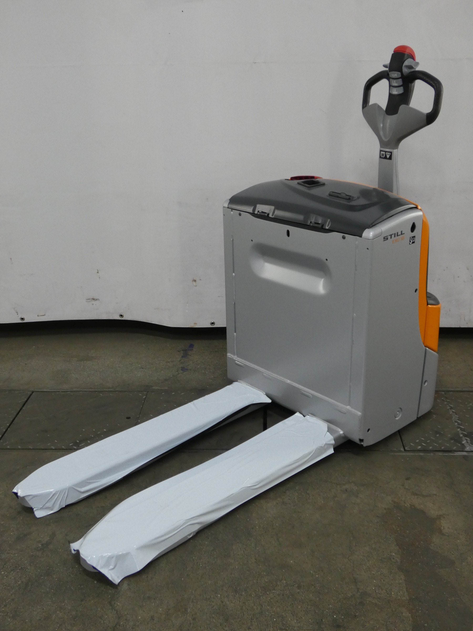Still EXU16/1000MM/BATT.NE Electric Pallet Truck www.blackforxx.com