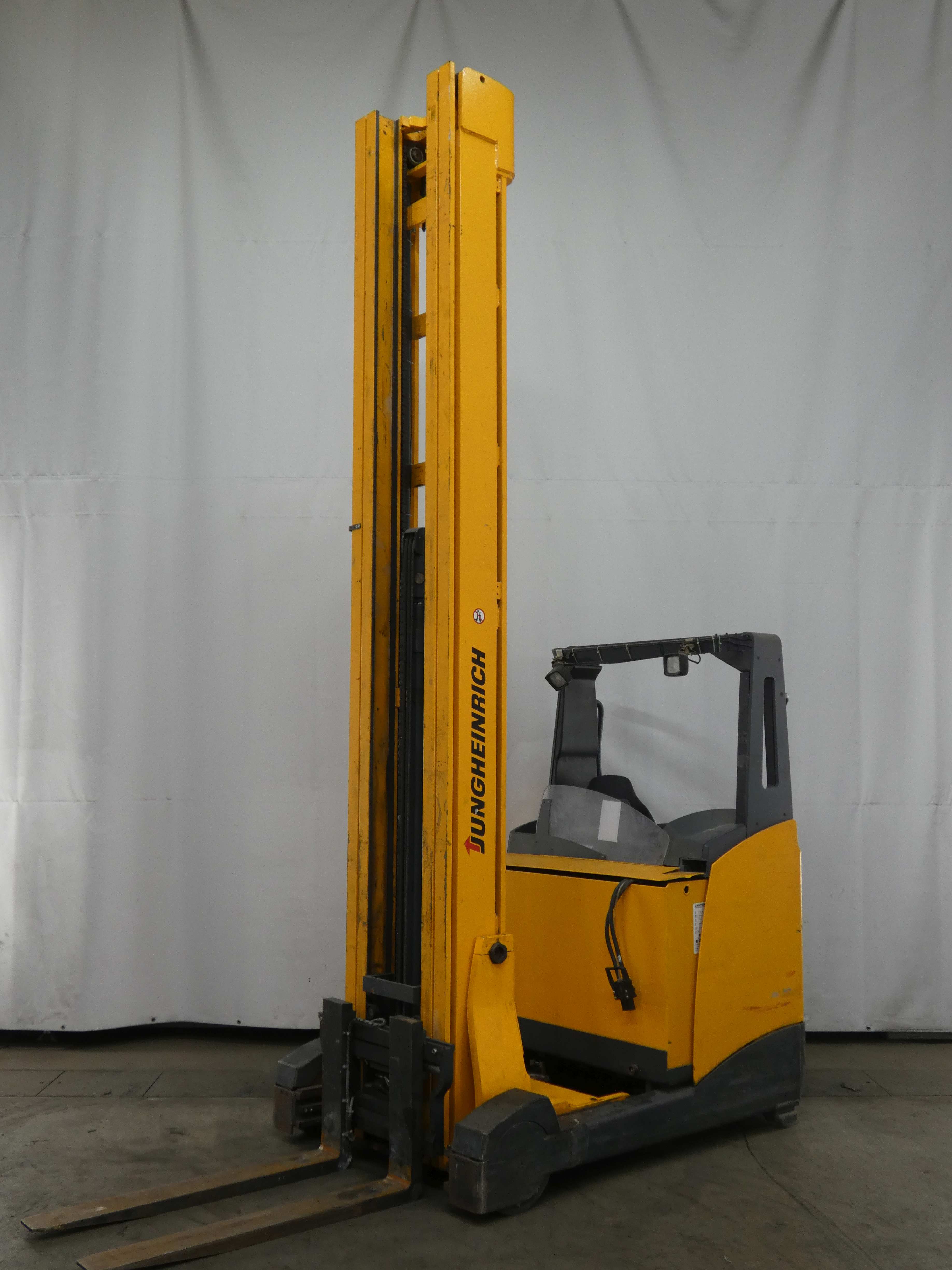 Jungheinrich ETV325 Schubmaststapler www.blackforxx.com