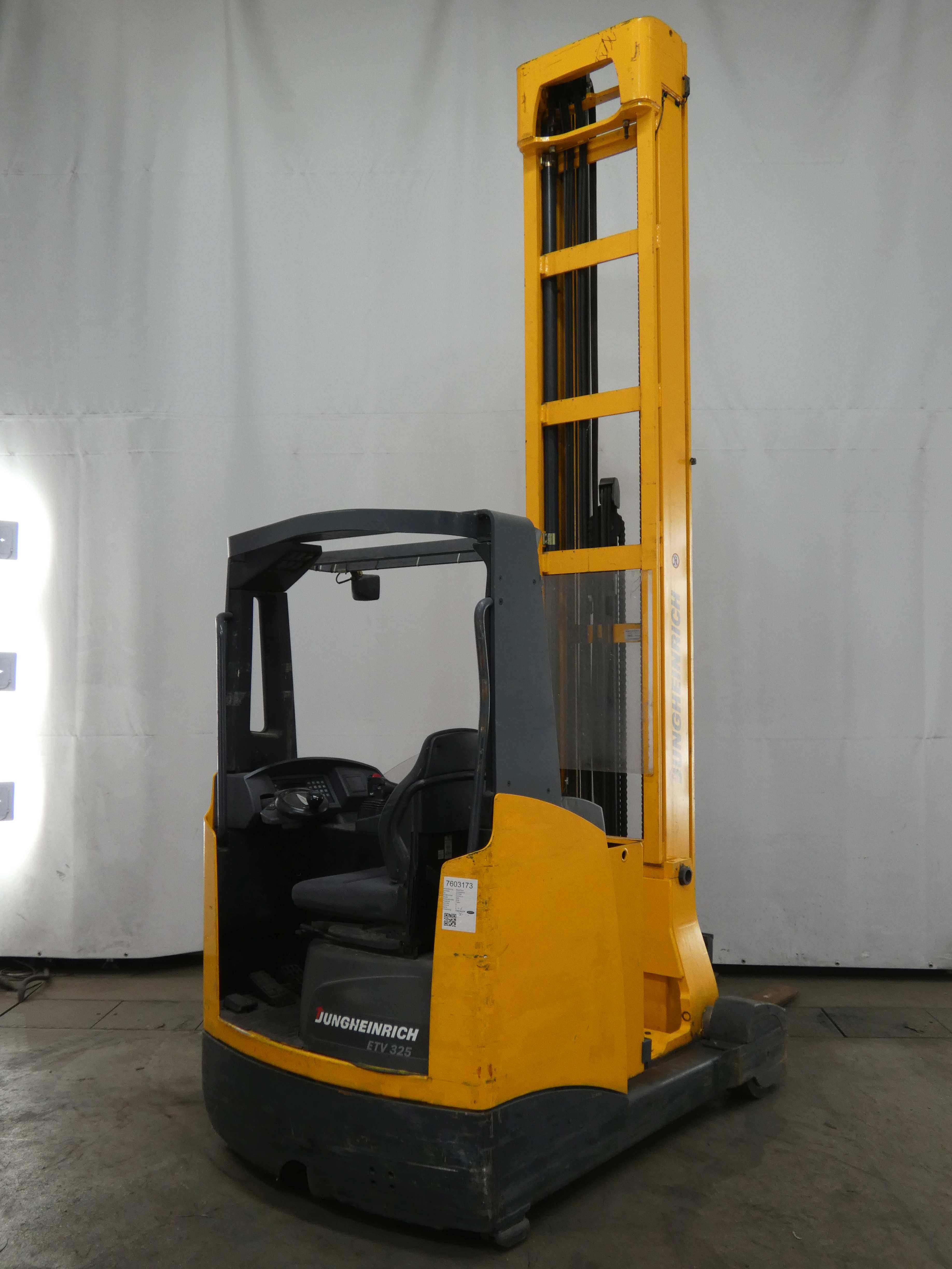 Jungheinrich ETV325 Schubmaststapler www.blackforxx.com