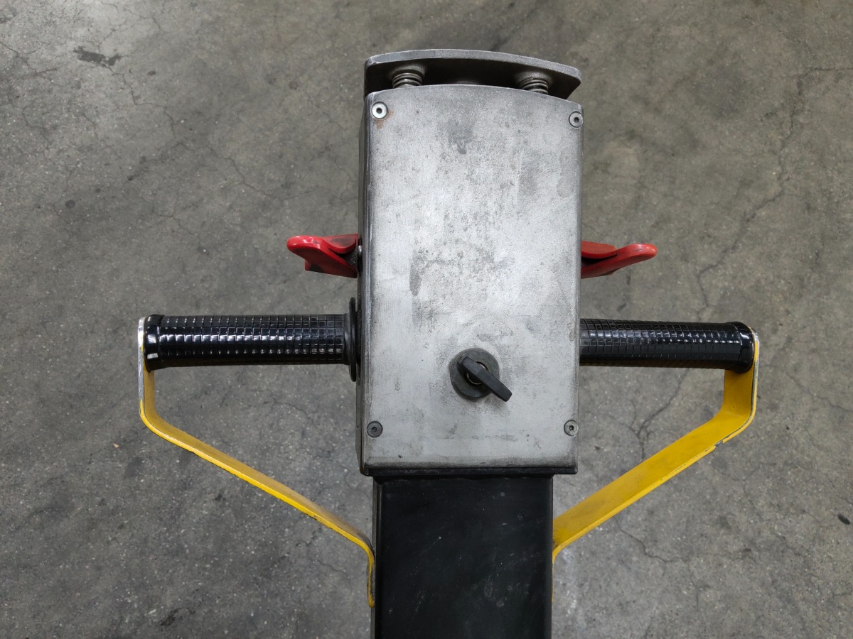 Weitere EGV10 Hochhubwagen www.blackforxx.com