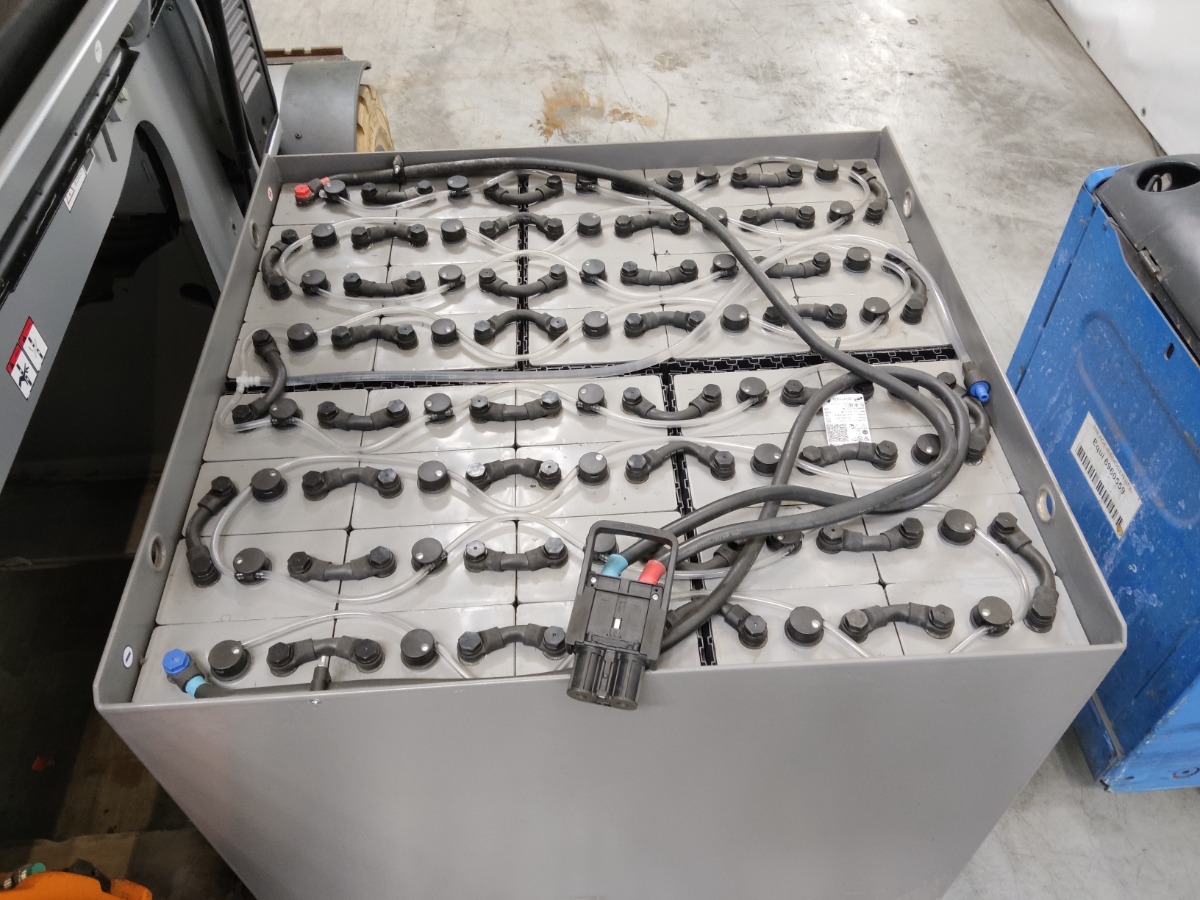 Still RX60-50 Elektro 4 Rad-Stapler www.blackforxx.com