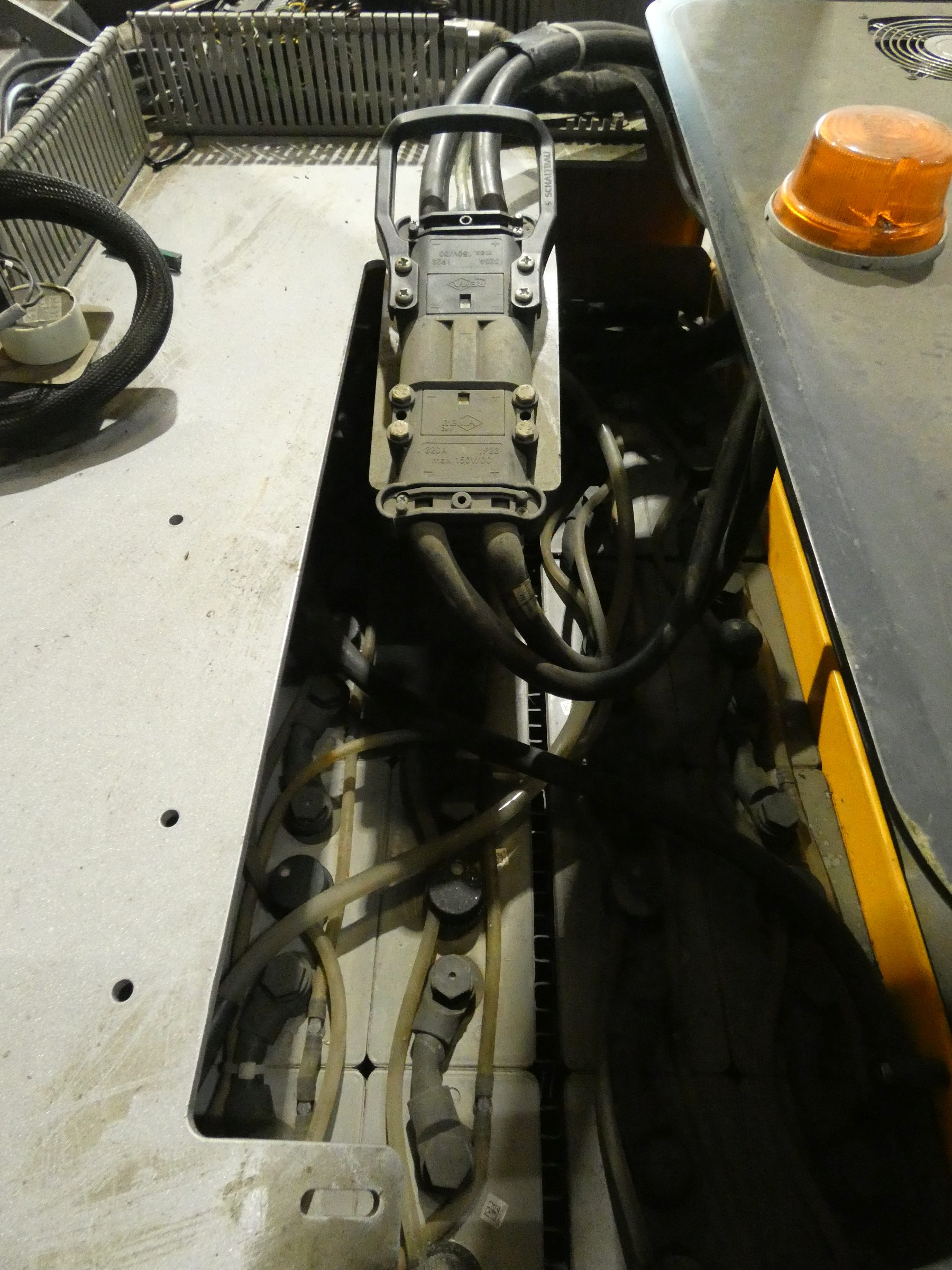 Still MX-X Selecionador de encomendas de alta elevao www.blackforxx.com