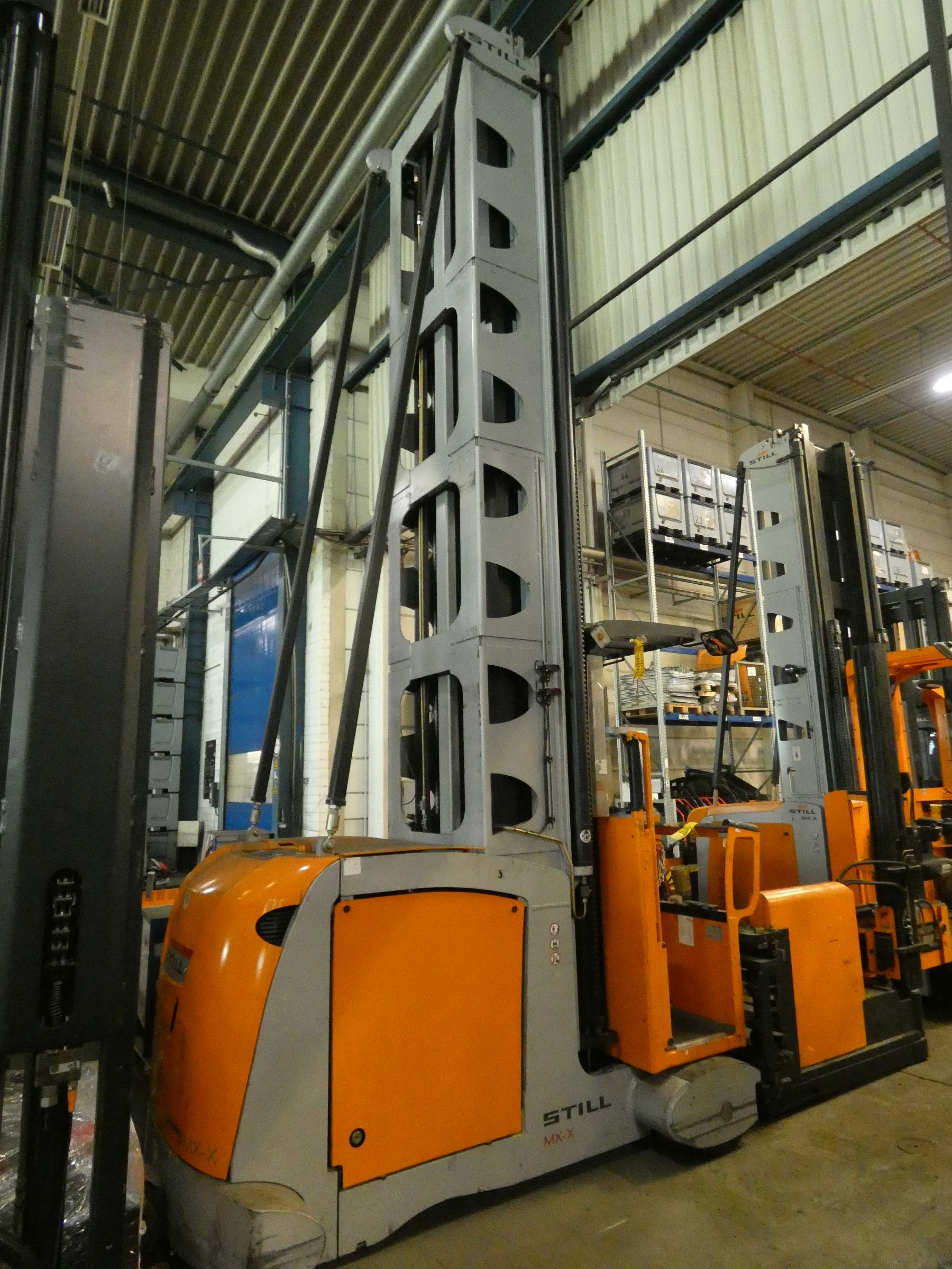 Still MX-X Selecionador de encomendas de alta elevao www.blackforxx.com