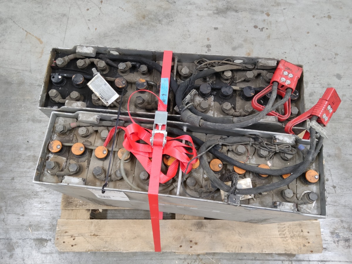 Weitere 2XBATTERIEN Autres www.blackforxx.com