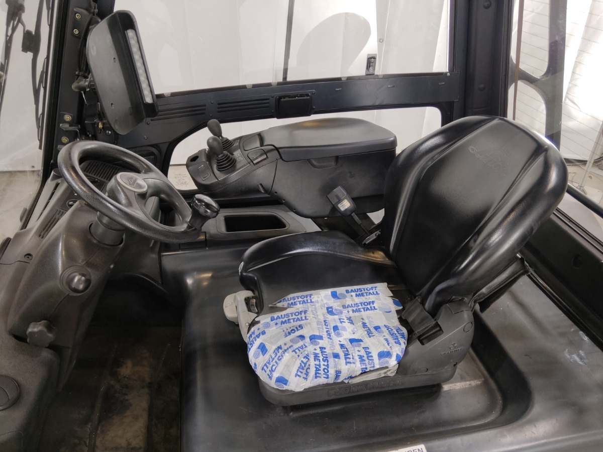 Linde E30HL-01/600 Elektryczny 4-kolowy www.blackforxx.com