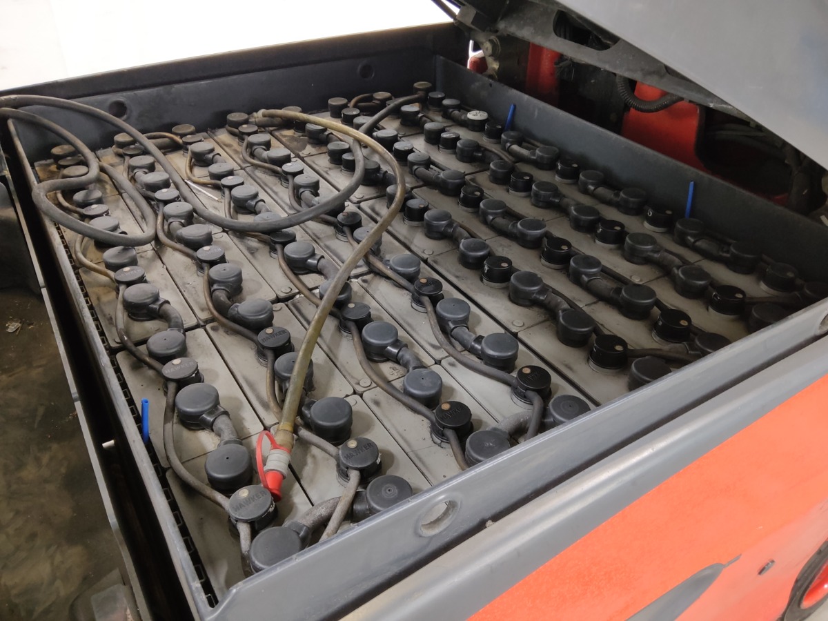 Linde E30HL-01/600 Elektryczny 4-kolowy www.blackforxx.com