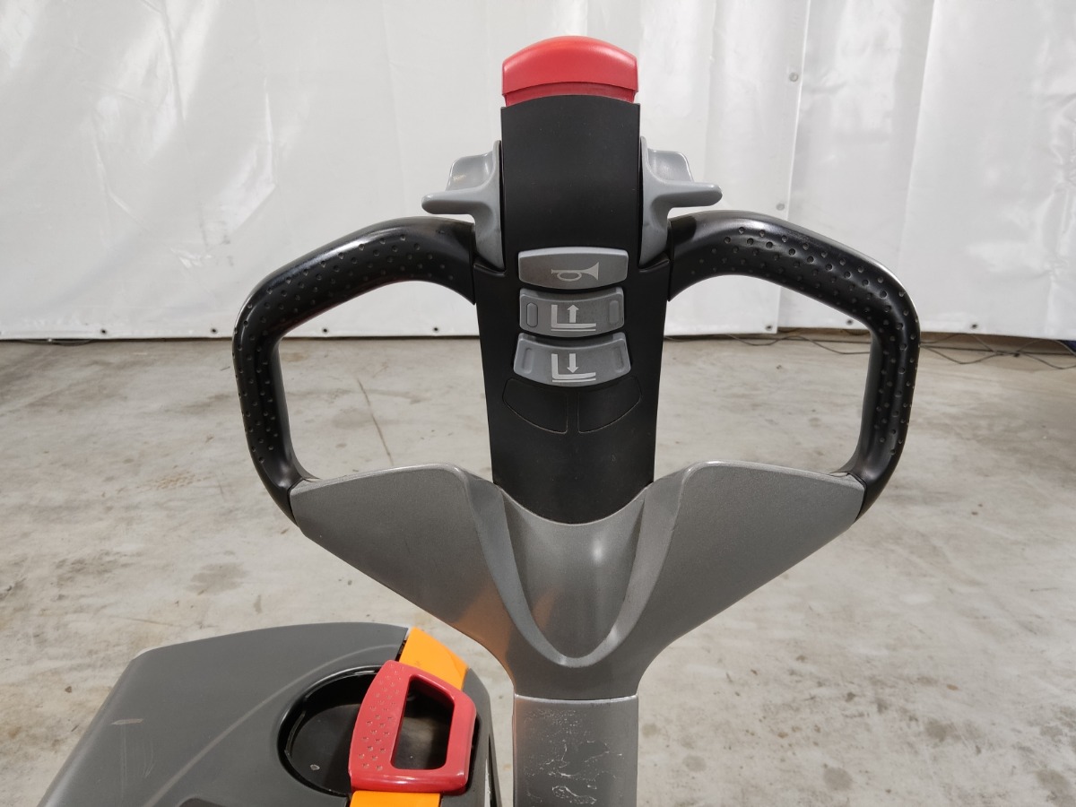 Still EXU18 Niederhubwagen www.blackforxx.com