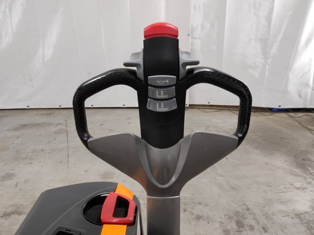 Still EXU18 Niederhubwagen www.blackforxx.com