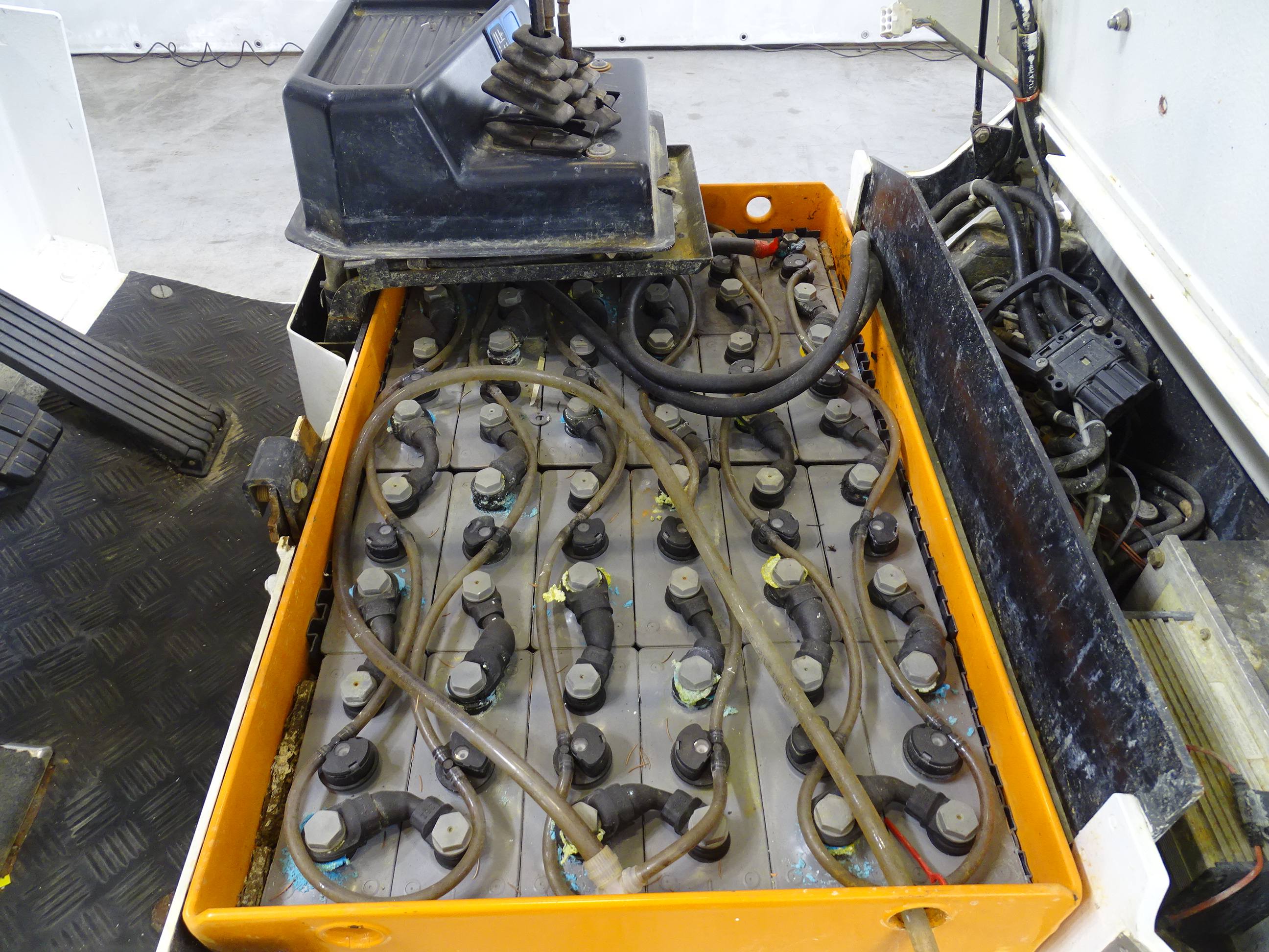 Clark CTM16SXE98 Chariot �lectrique � 3 roues www.blackforxx.com