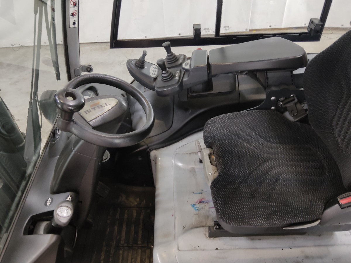 Still RX60-30 Elektryczny 4-kolowy www.blackforxx.com