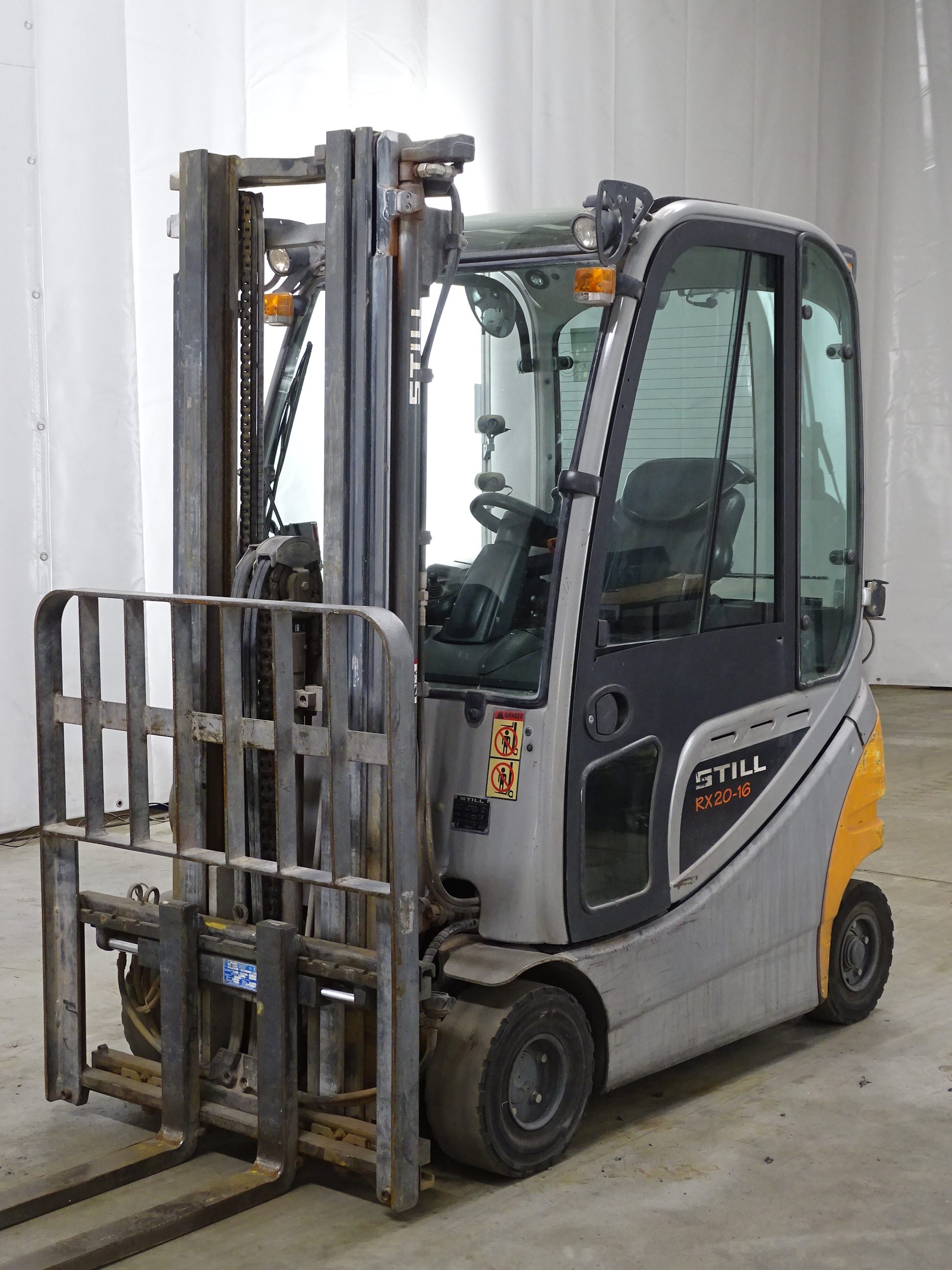 Still RX20-16P Empilhador el�trico de quatro rodas www.blackforxx.com