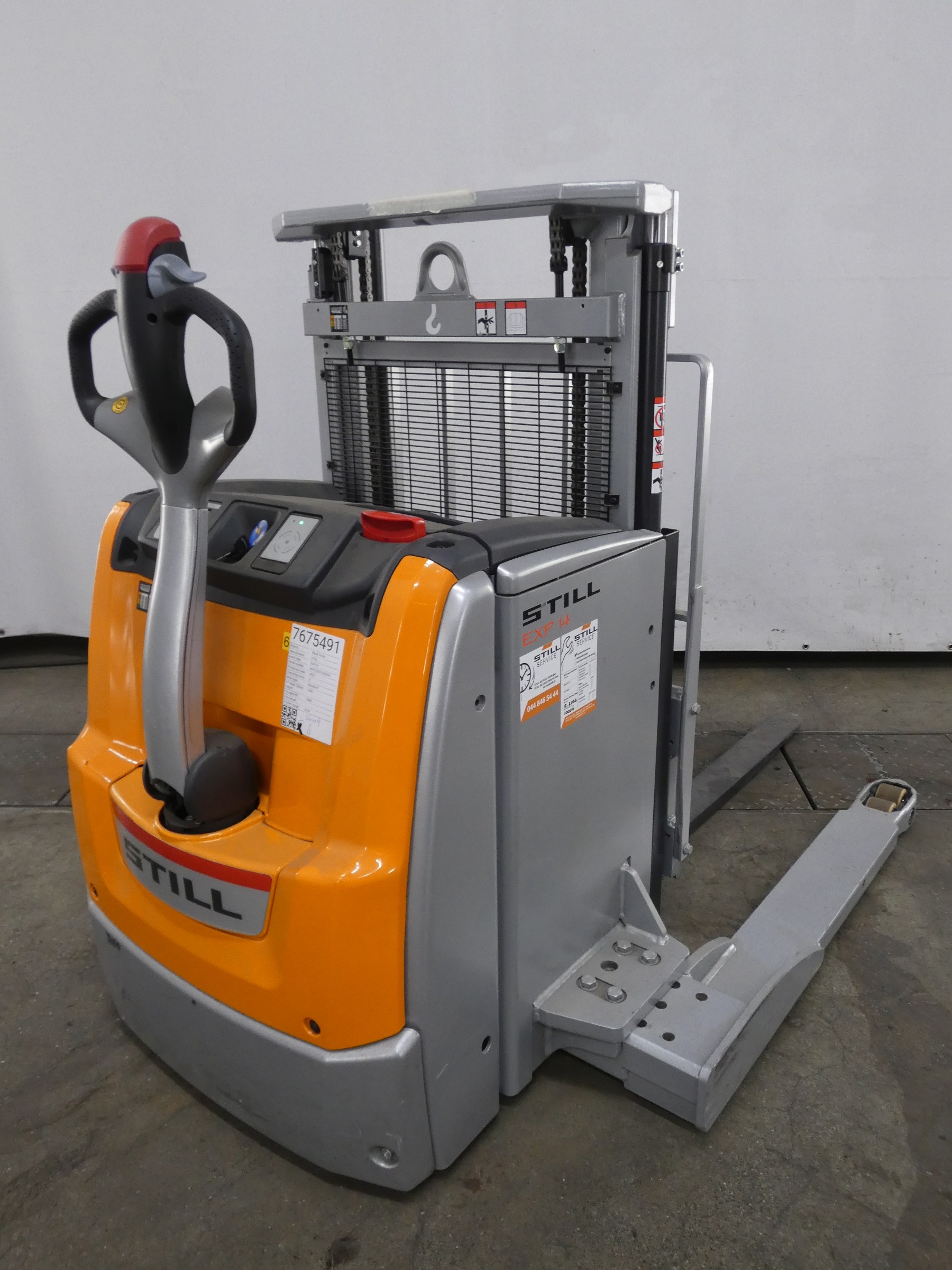 Still EXP14/810MM/BATT.NEU Штабелер www.blackforxx.com