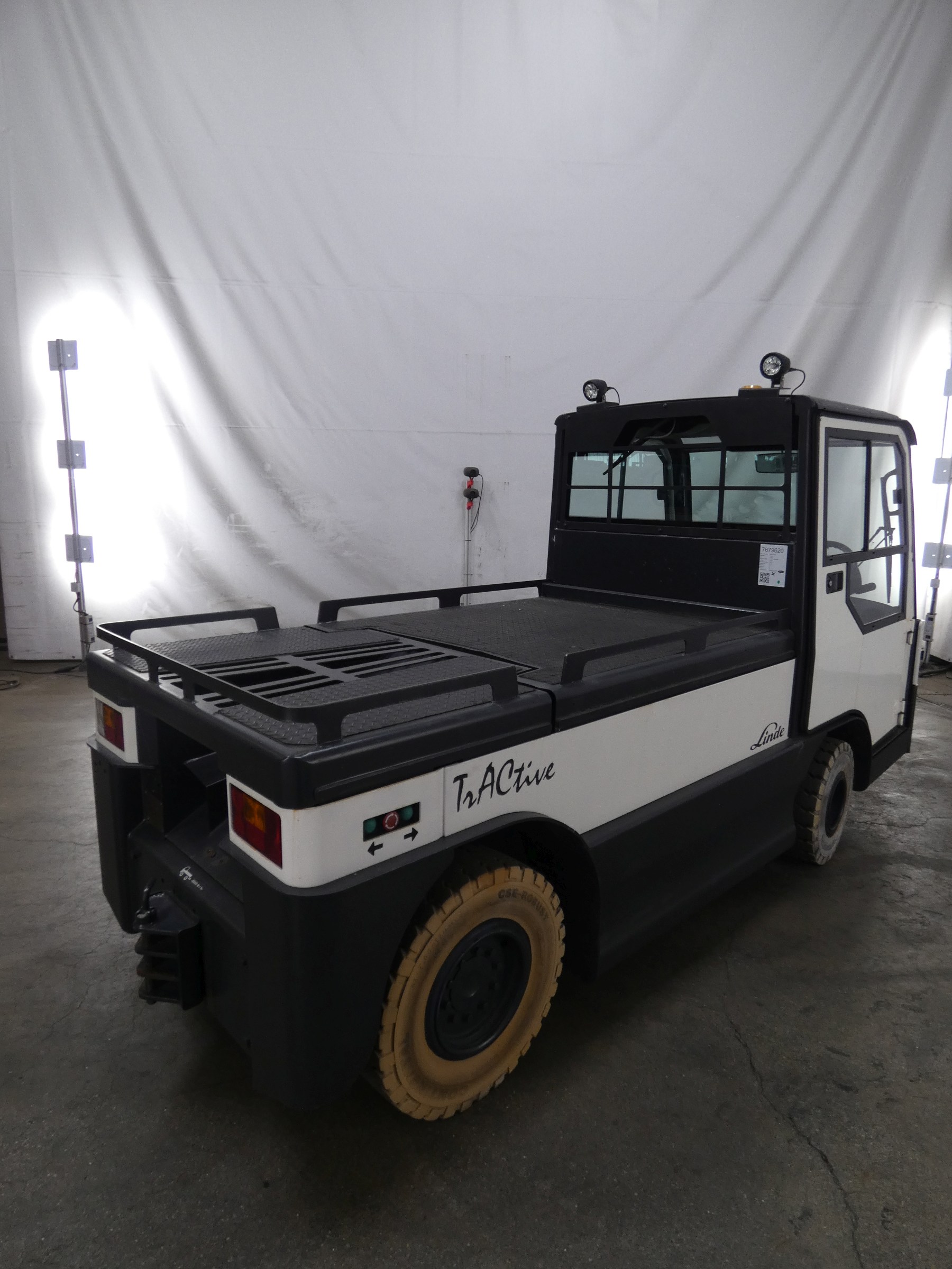 LINDE P250 Tow Tractor www.blackforxx.com