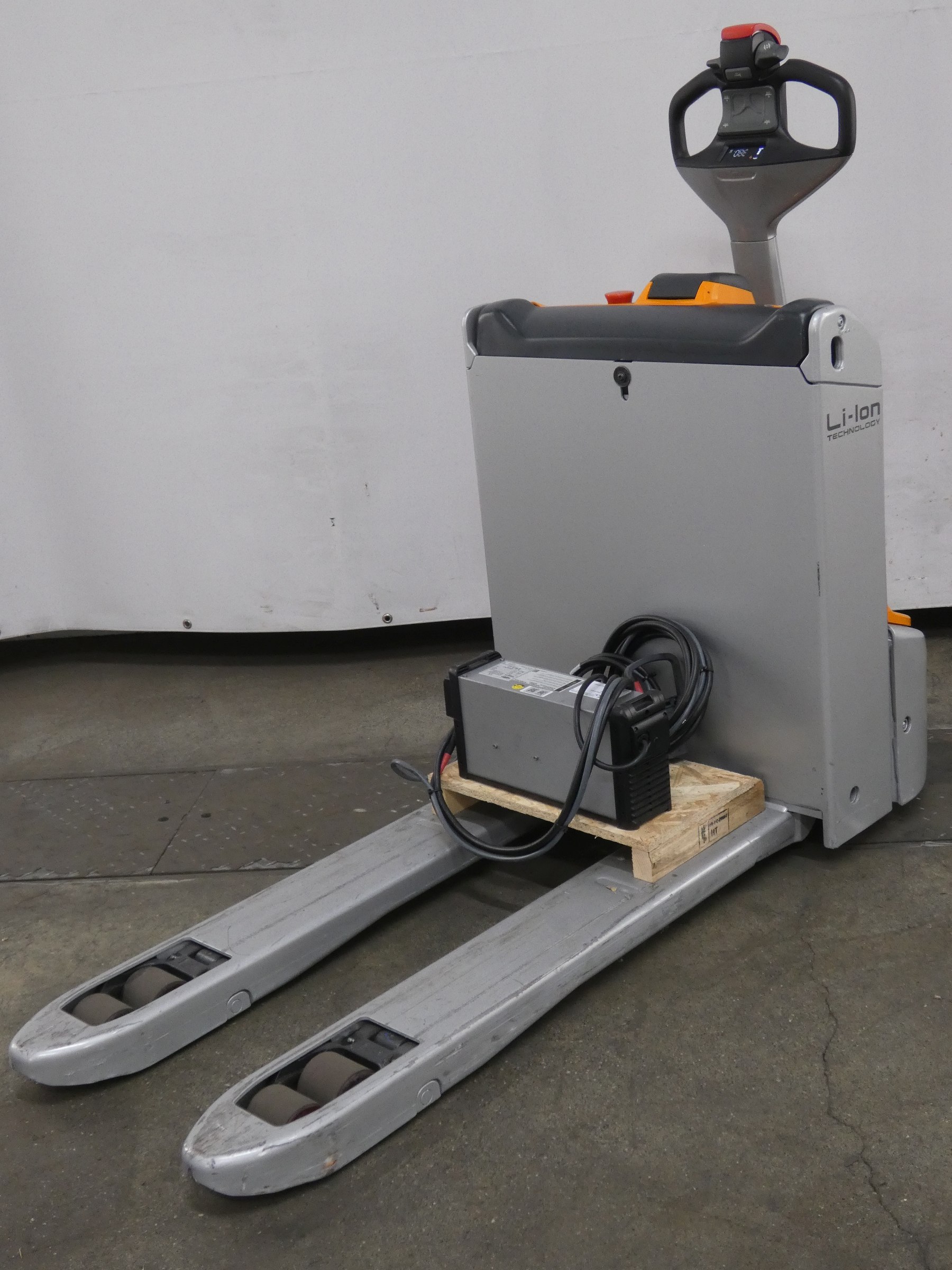 Still EXH16/LIION Electric Pallet Truck www.blackforxx.com