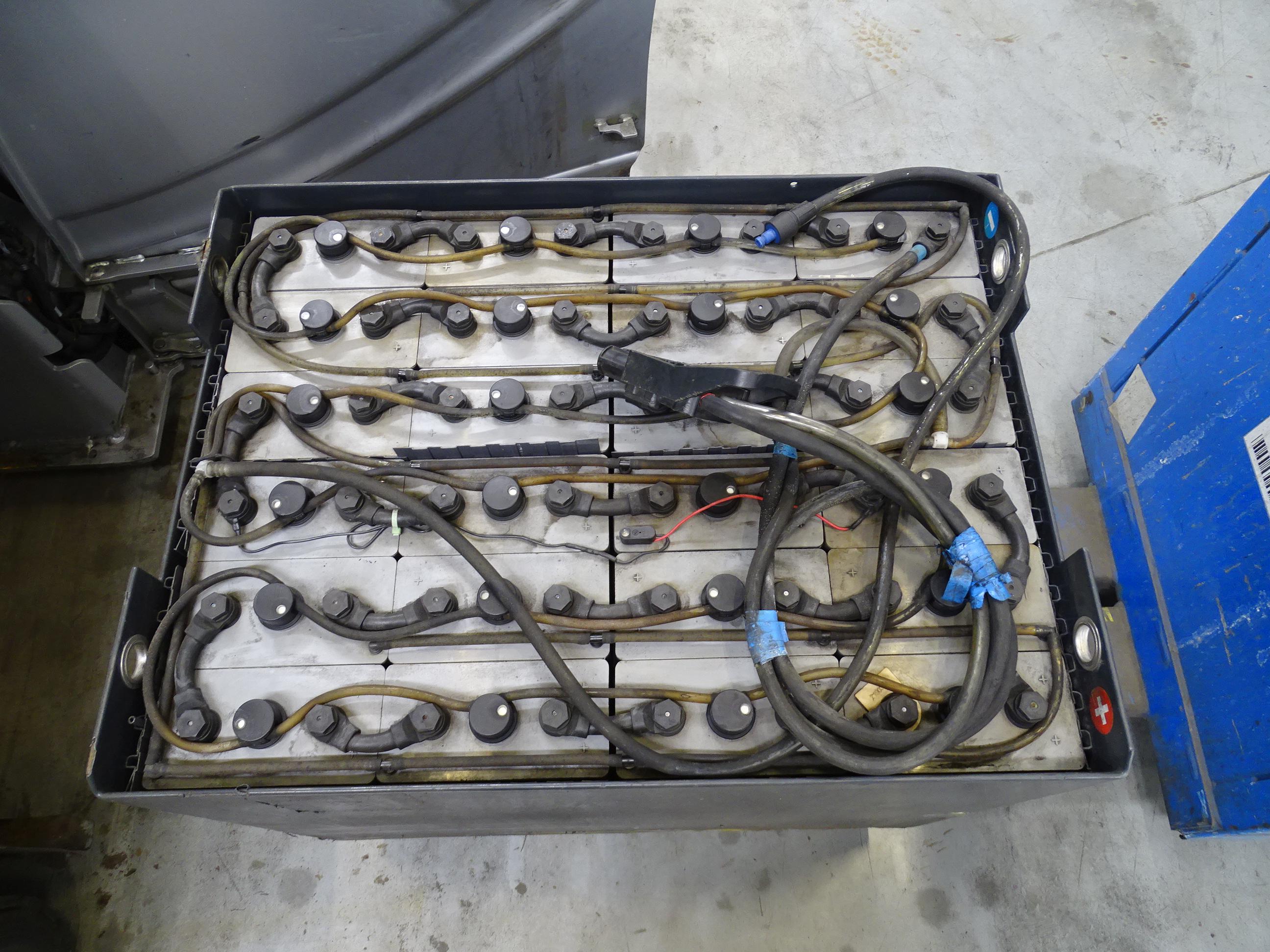 Still RX20-16P Chariot �lectrique � 4 roues www.blackforxx.com