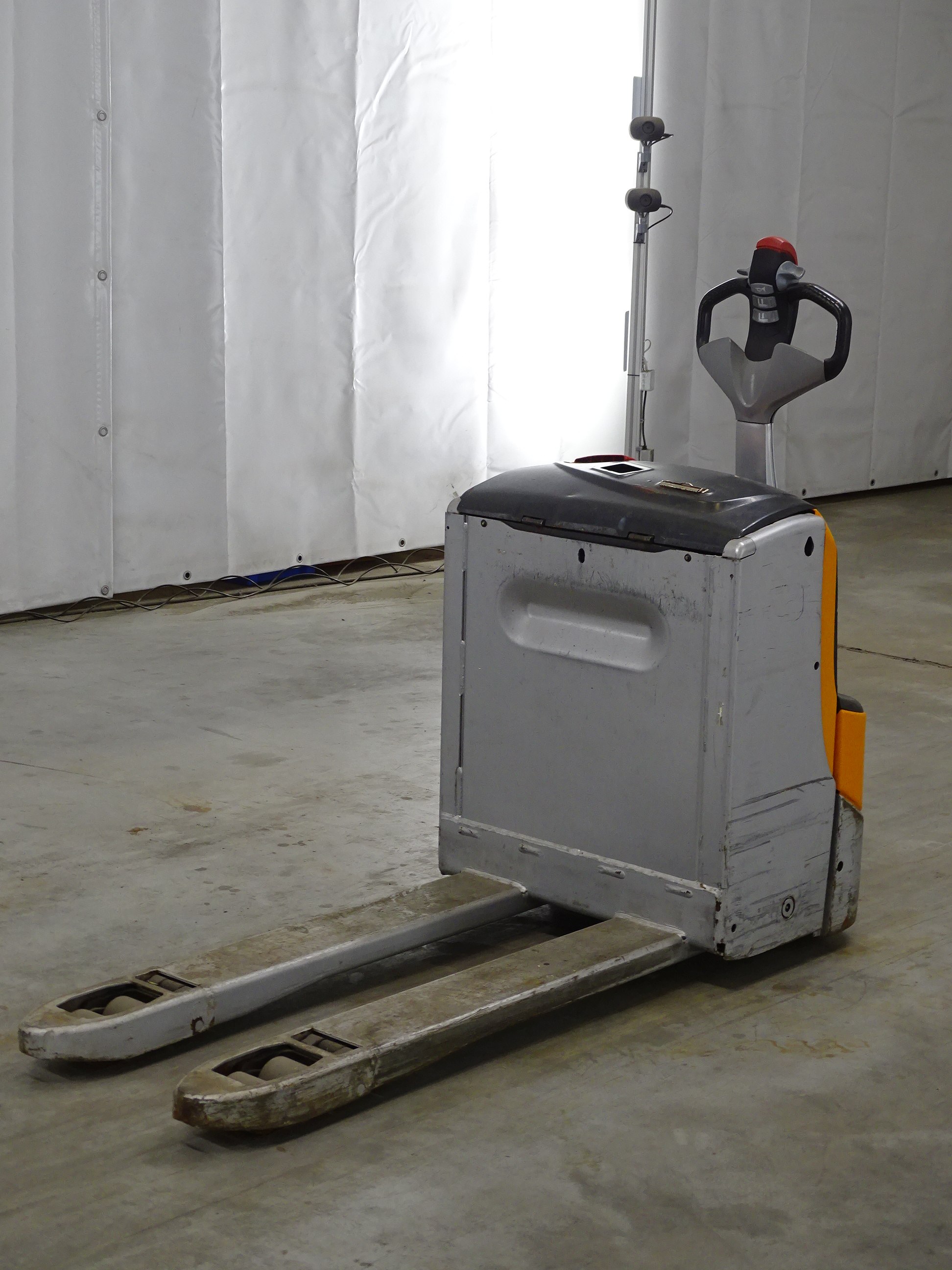 Still EXU18 Electric Pallet Truck www.blackforxx.com
