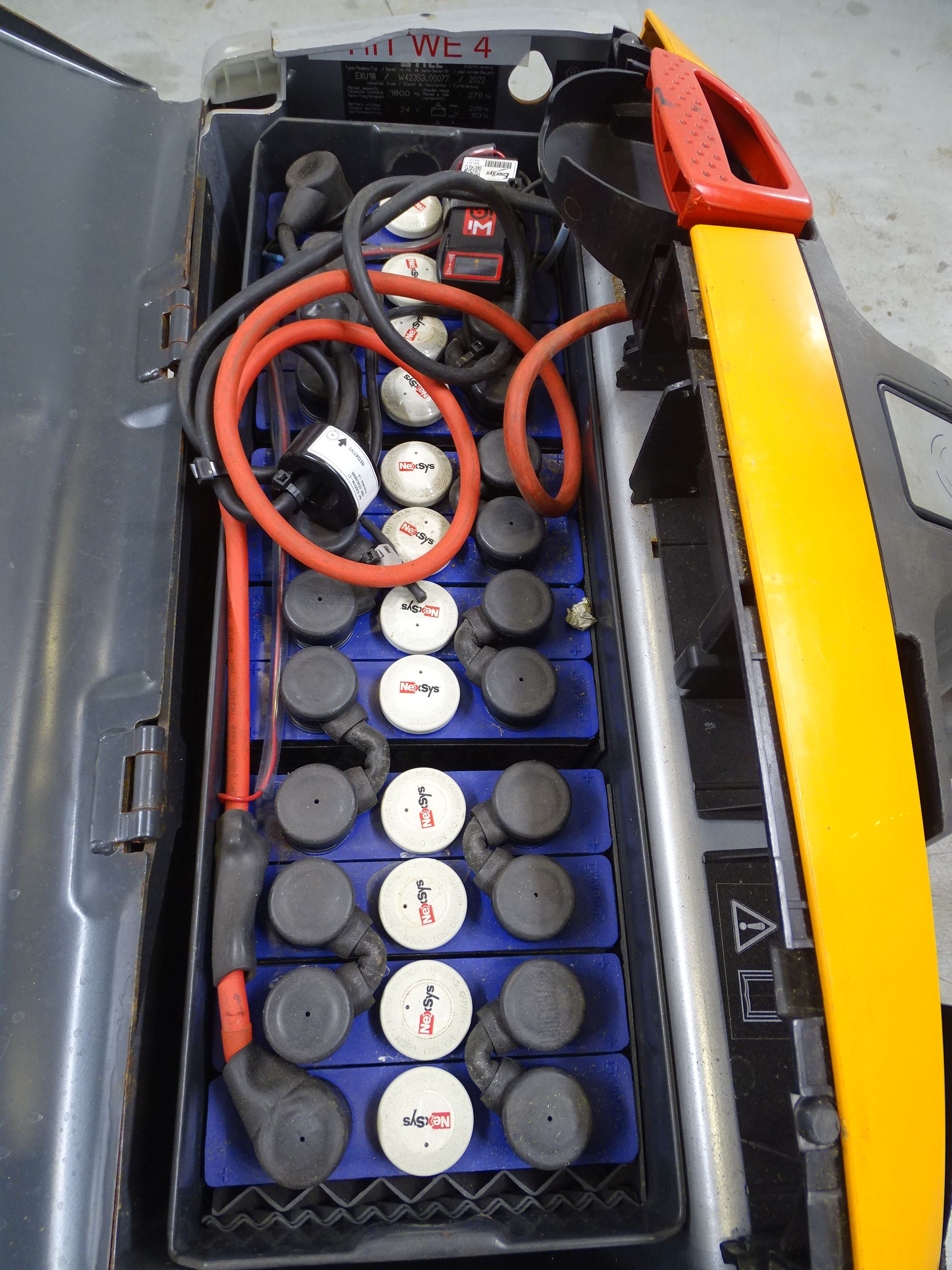 Still EXU18 Electric Pallet Truck www.blackforxx.com