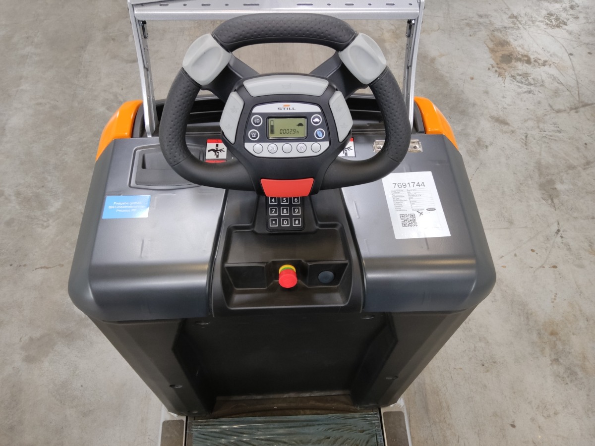 Still OPX-L12/BATT.NEU Niederhubkommissionierer www.blackforxx.com