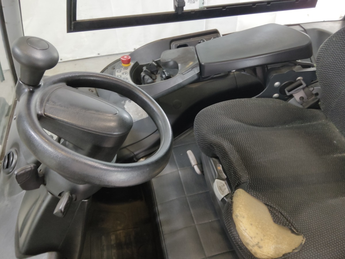 Still RX60-35/GETR�NKE Elektryczny 4-kolowy www.blackforxx.com