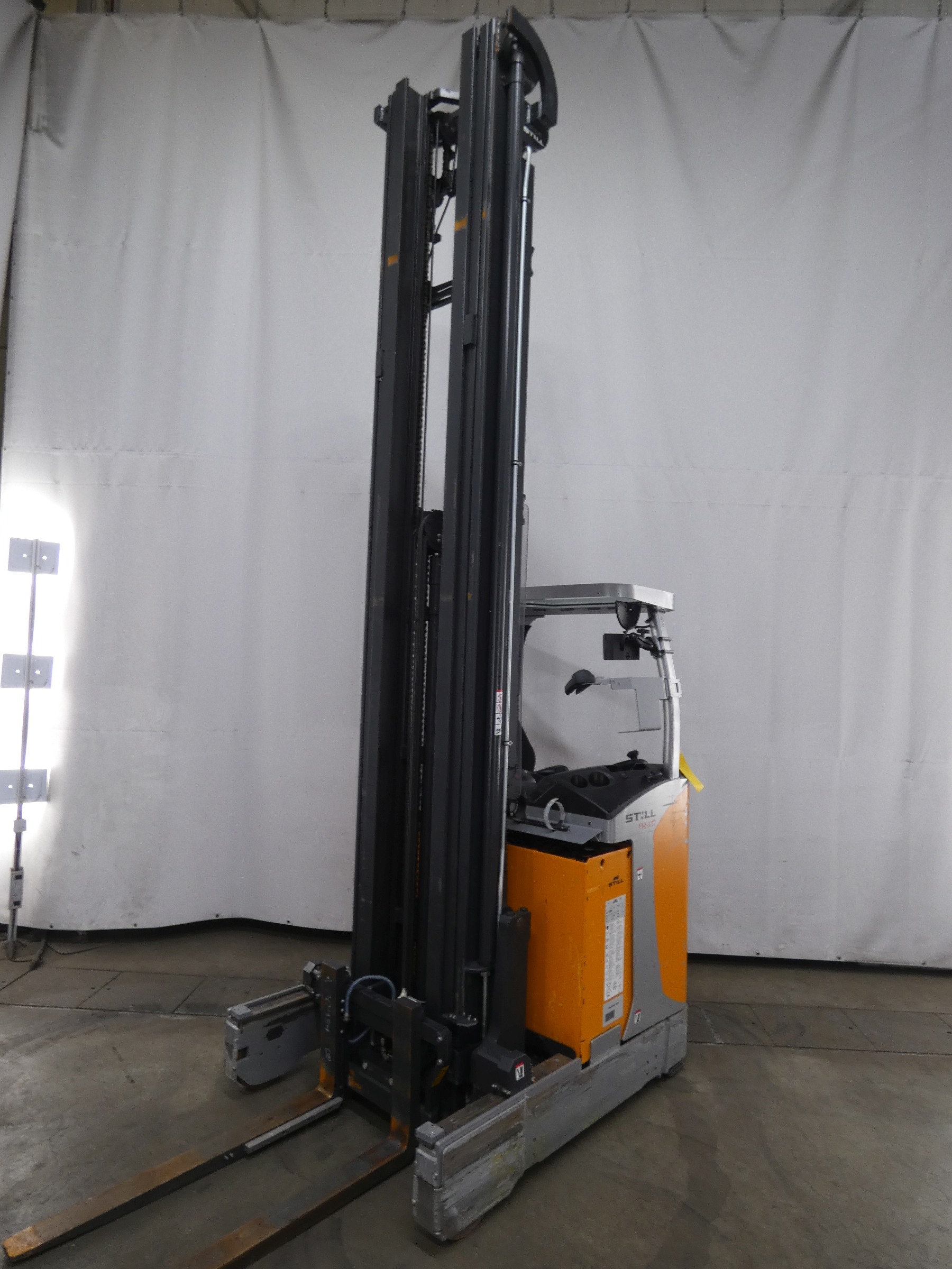 Still FM-X17/SONDER Carrello retrattile www.blackforxx.com