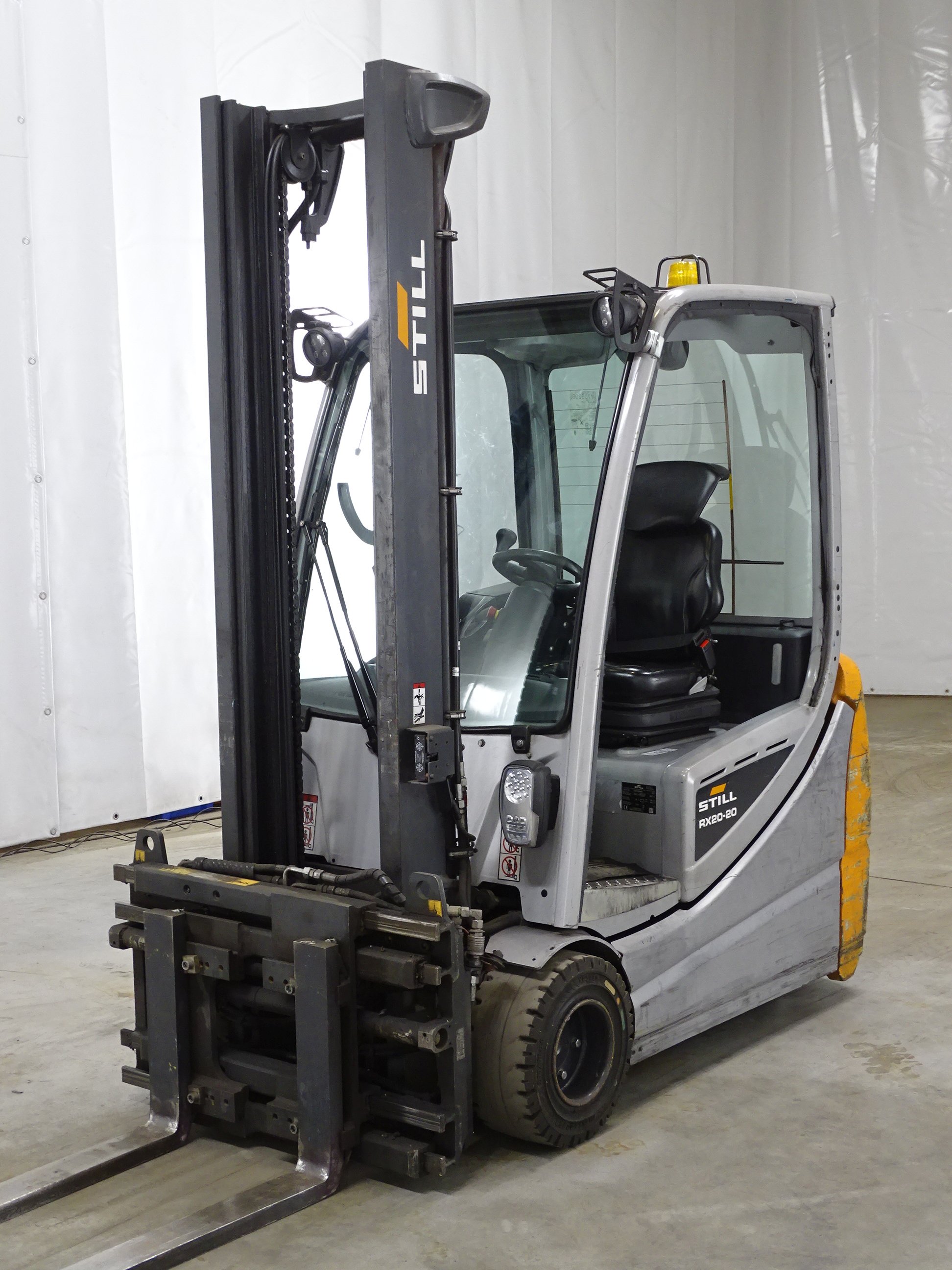 Still RX20-20L Elektro 3 Rad-Stapler www.blackforxx.com