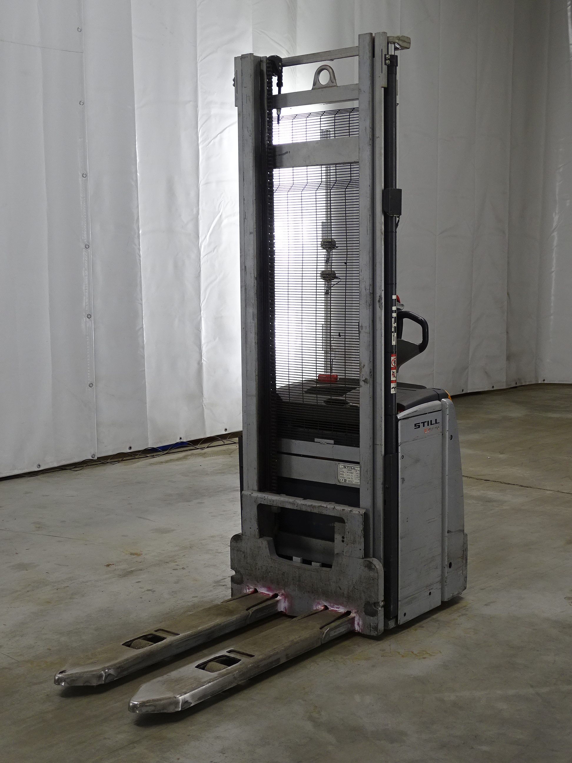 Still EXV14 Porta-paletes de alta eleva��o www.blackforxx.com