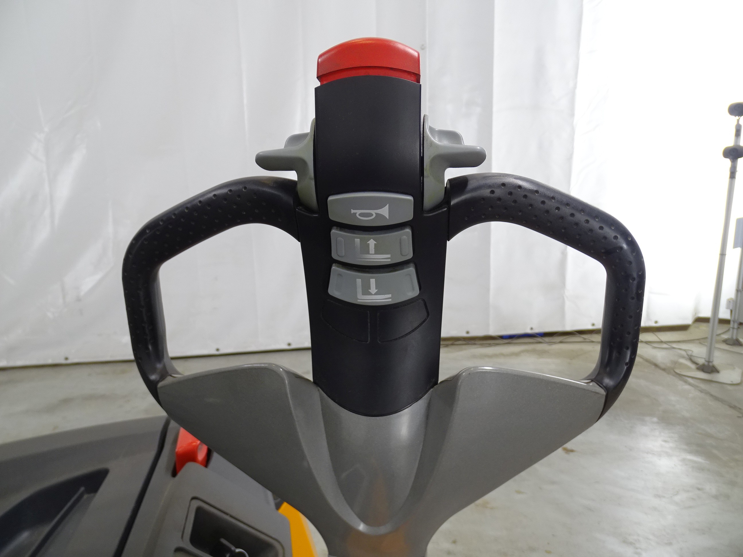 Still EXV14 Porta-paletes de alta eleva��o www.blackforxx.com