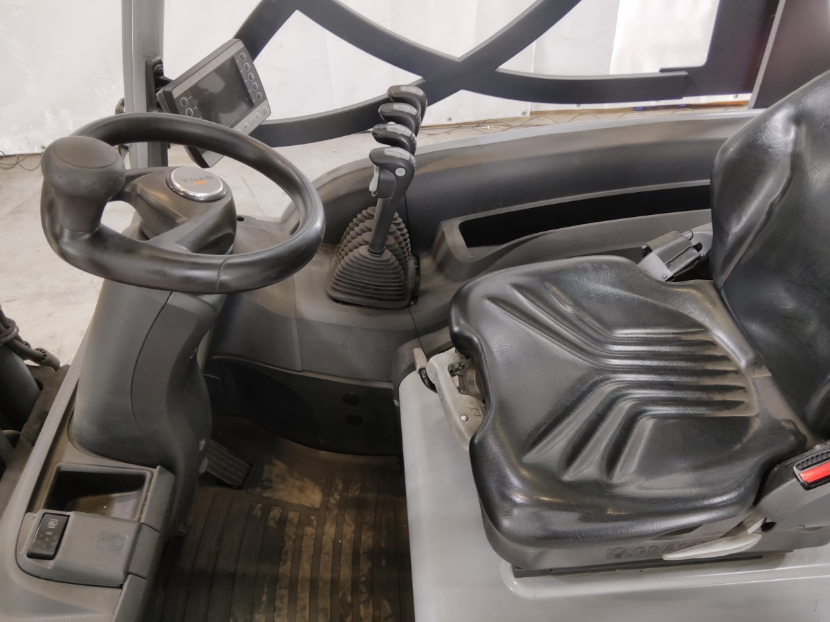 Still RX60-50 Elektro 4 Rad-Stapler www.blackforxx.com