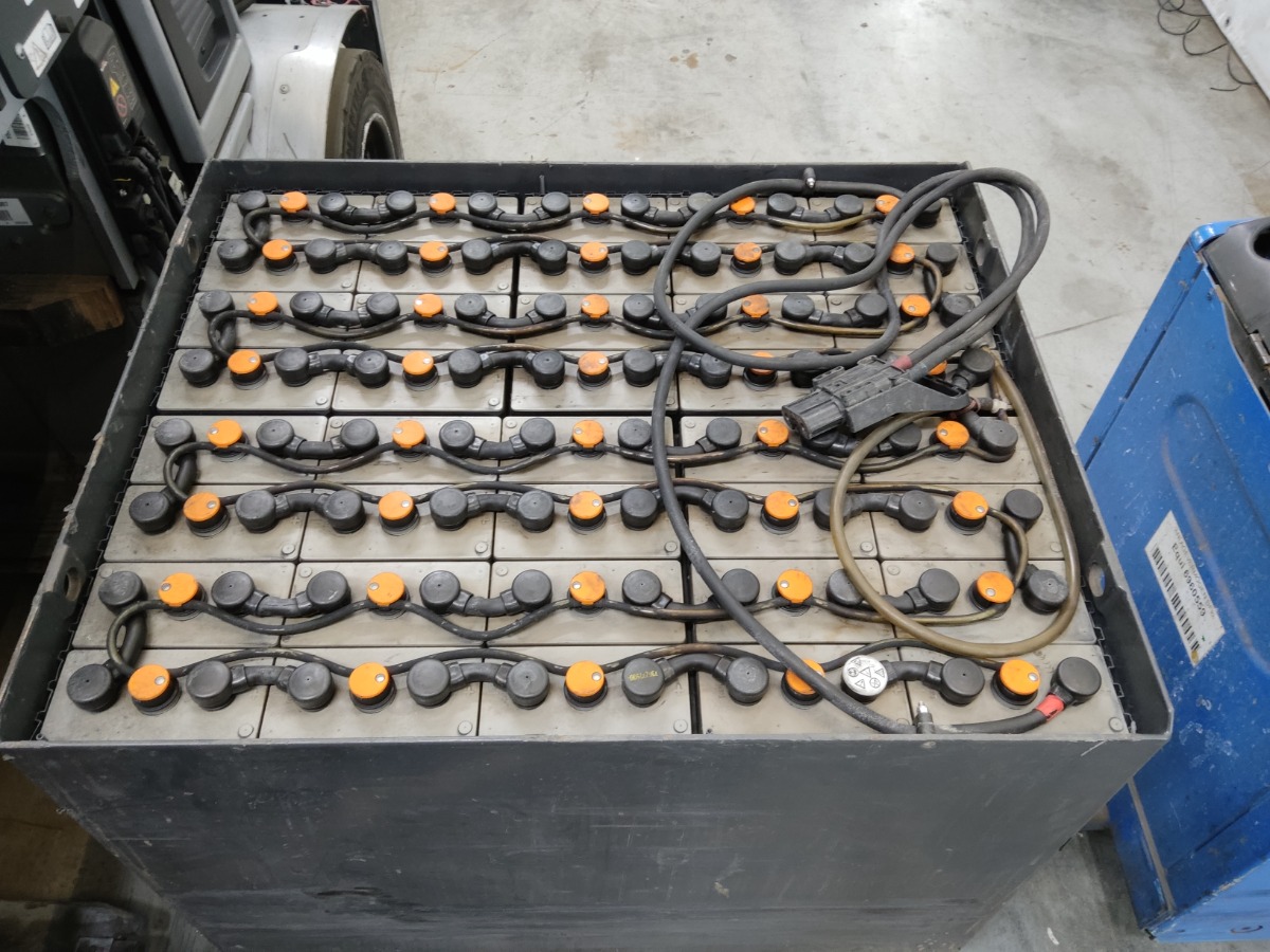 Still RX60-50 Elektro 4 Rad-Stapler www.blackforxx.com