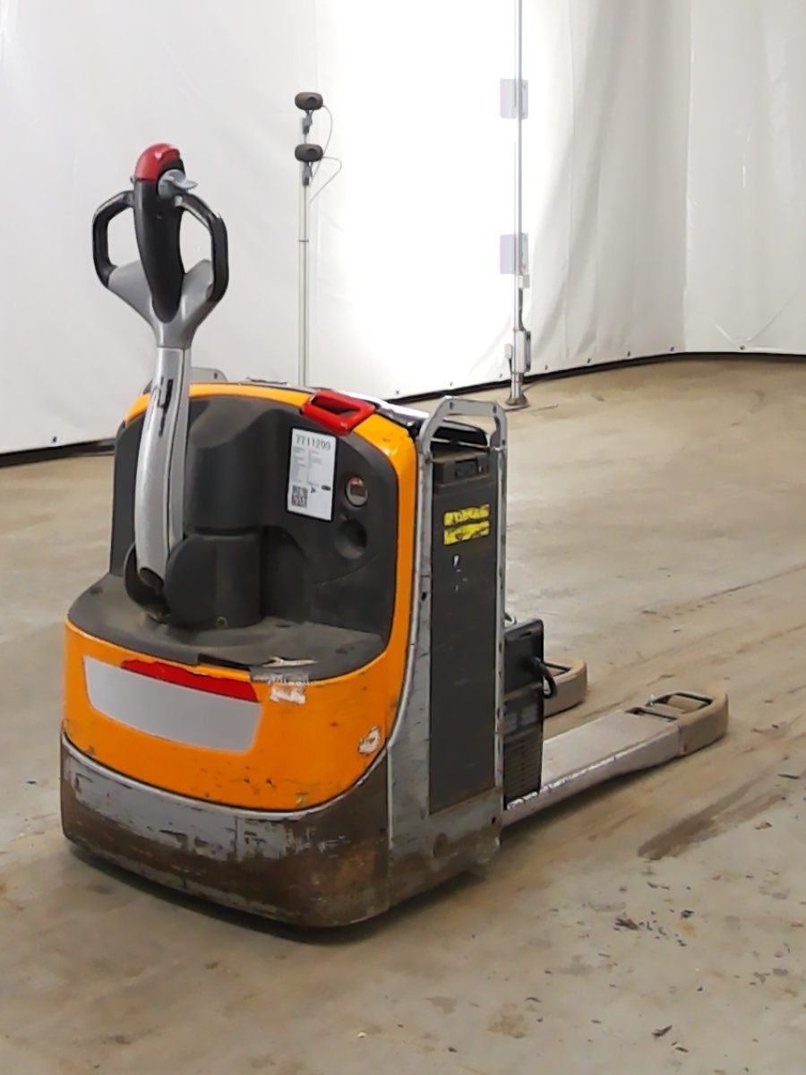 Still EXU18/LIION Electric Pallet Truck www.blackforxx.com