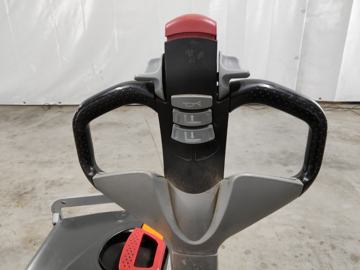 Still EXU18/LIION Electric Pallet Truck www.blackforxx.com
