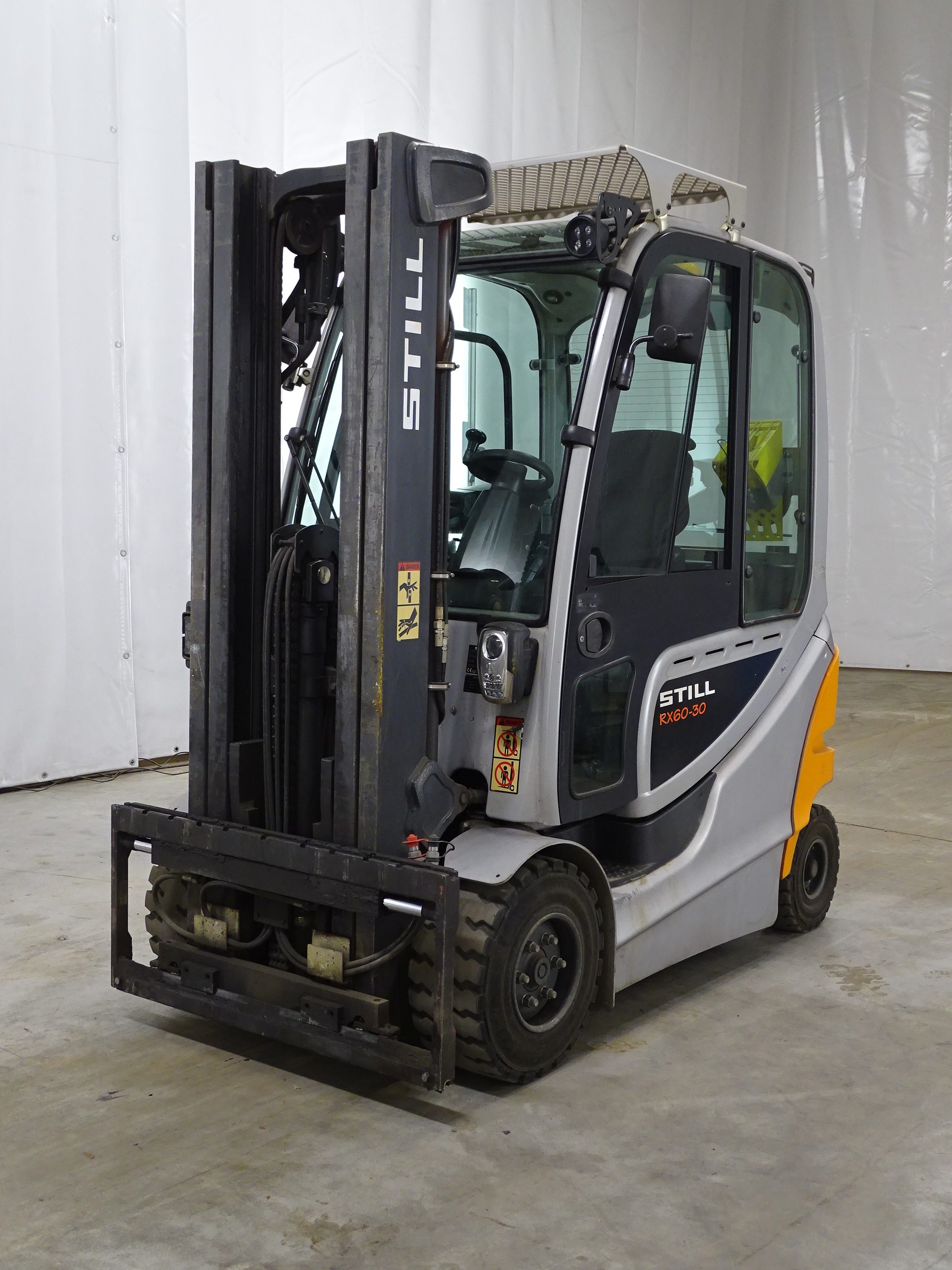 Still RX60-30 Elektryczny 4-kolowy www.blackforxx.com