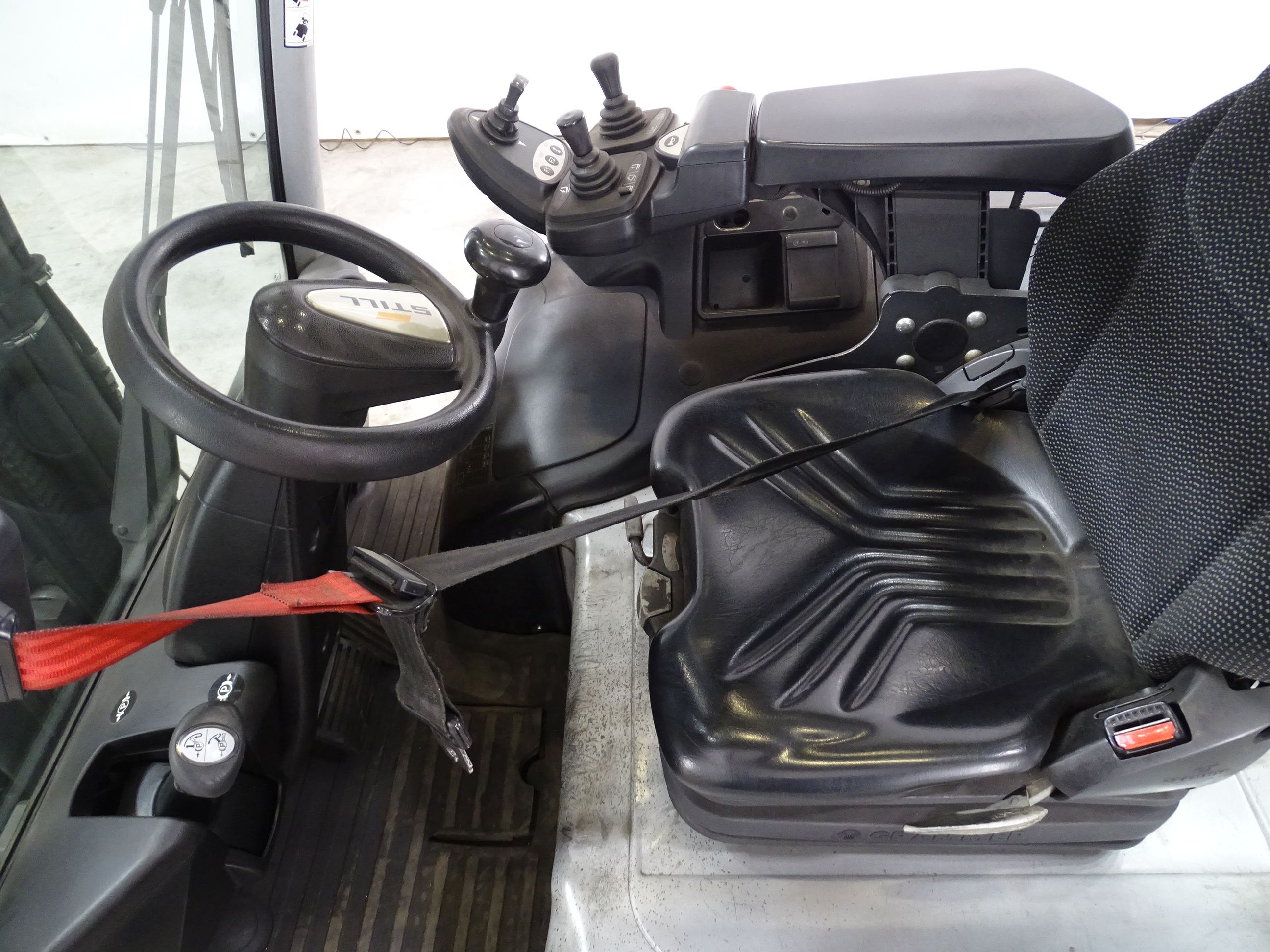 Still RX60-30 Elektrische 4-wieler www.blackforxx.com