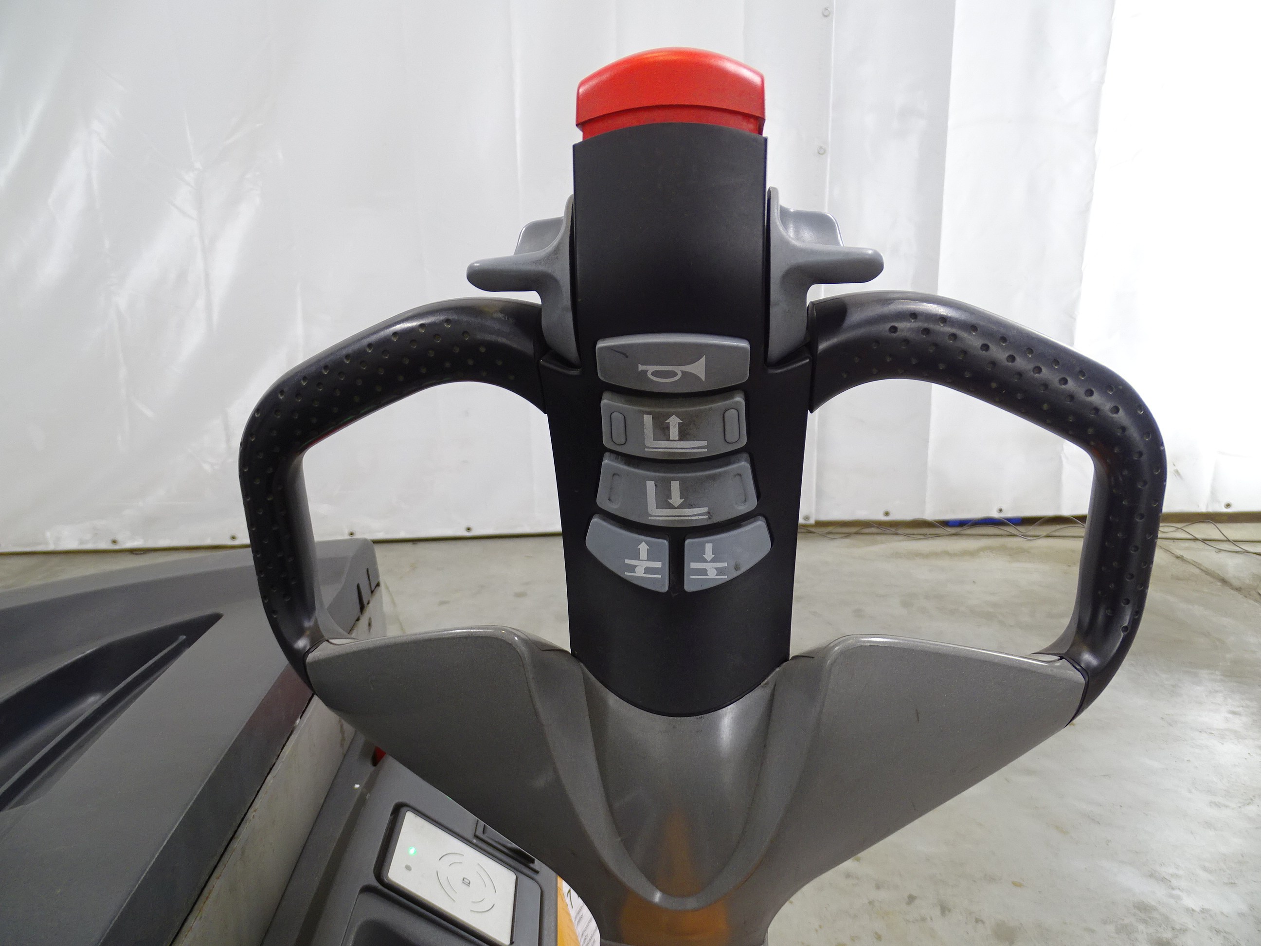 Still EXV14I Porta-paletes de alta eleva��o www.blackforxx.com