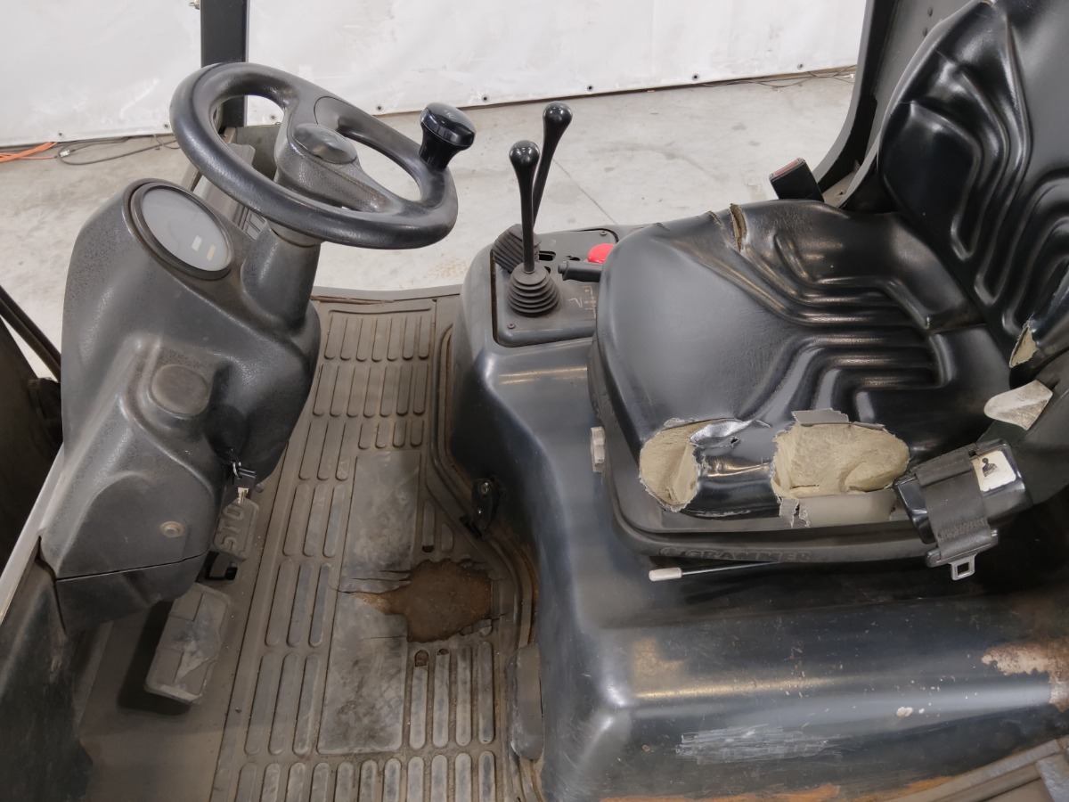 LINDE E40P Elektro 4 Rad-Stapler www.blackforxx.com