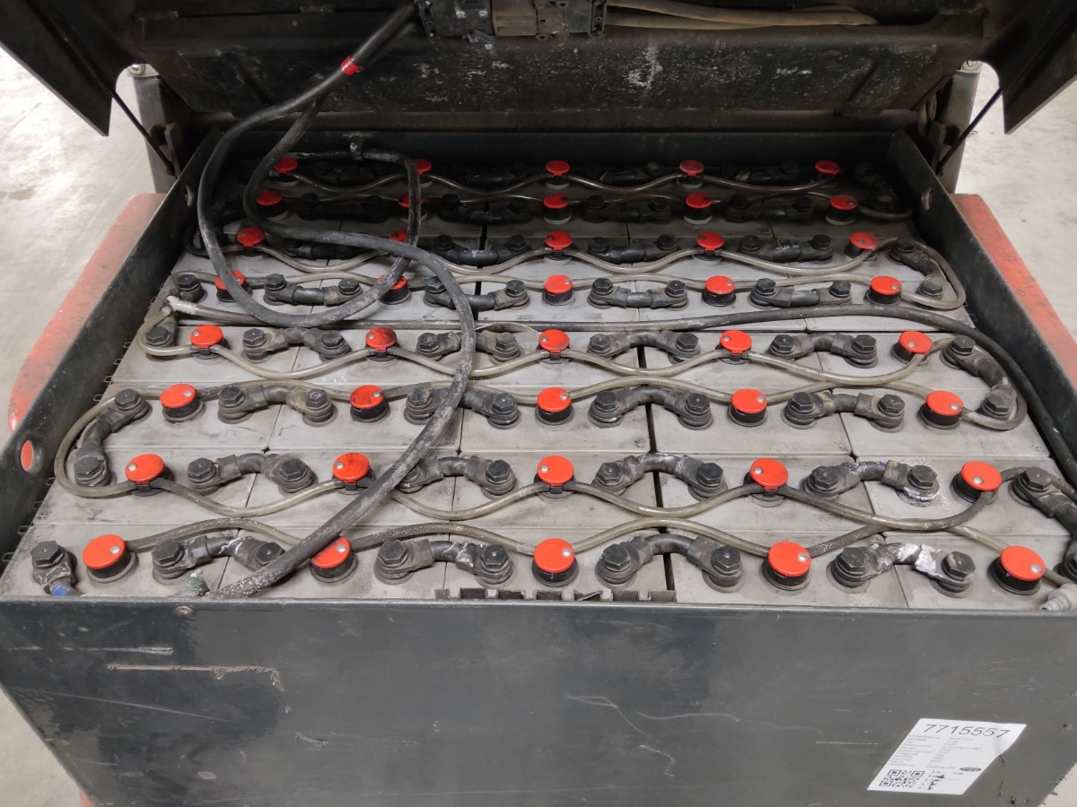 LINDE E40P Elektro 4 Rad-Stapler www.blackforxx.com