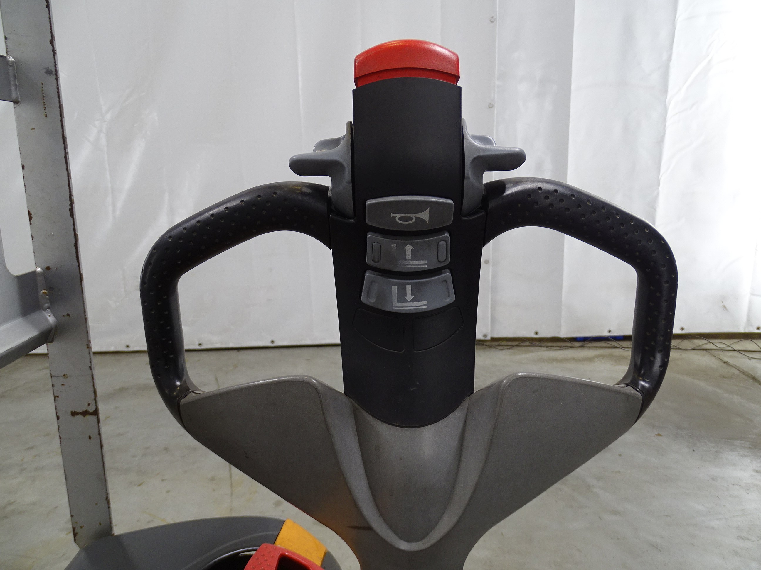 Still EXU16 Transpaleta  El�ctrica www.blackforxx.com